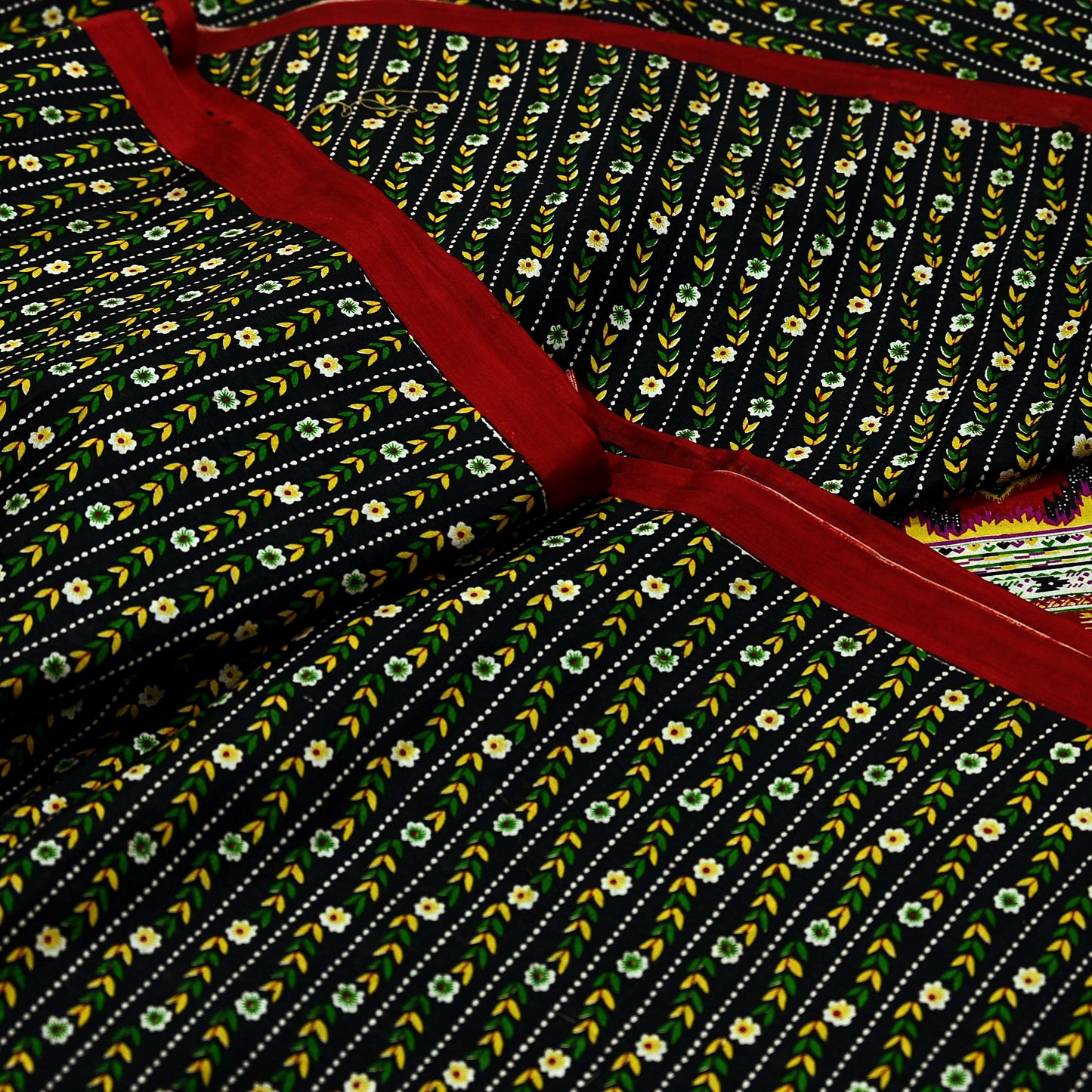 Indian Vintage Sari Black & Red Pure Silk Printed Sarees 5yd Sewing Craft Fabric Dress Making Soft For Crafting Quilting Upcycle