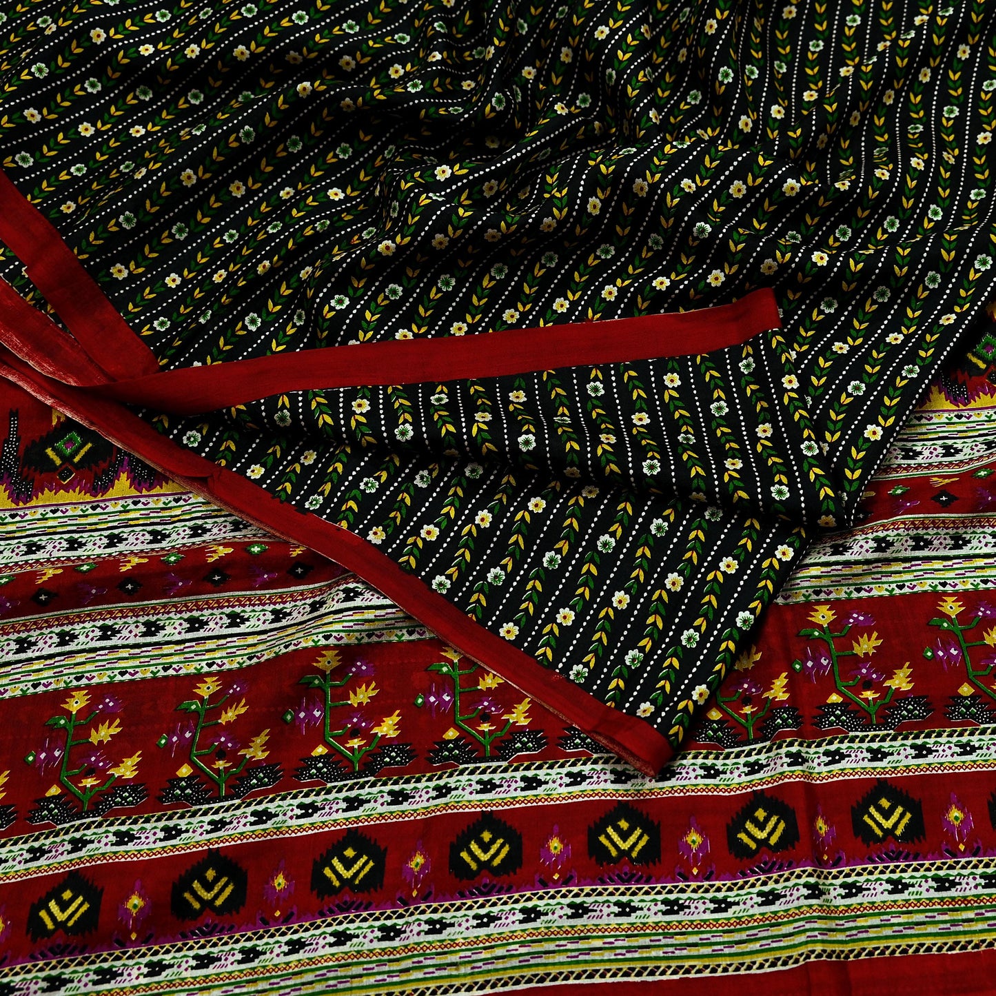 Indian Vintage Sari Black & Red Pure Silk Printed Sarees 5yd Sewing Craft Fabric Dress Making Soft For Crafting Quilting Upcycle