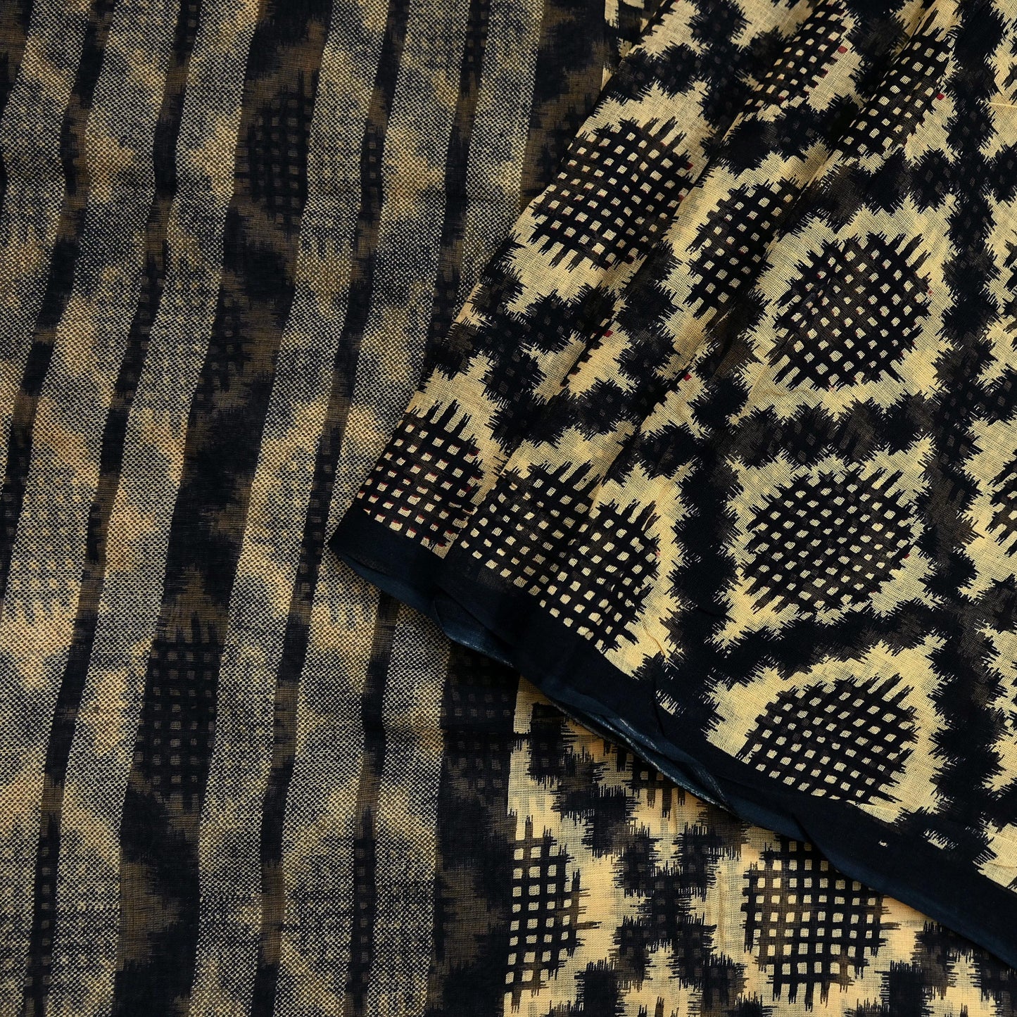 Indian Vintage Sari Beige & Black Printed Pure Cotton Sarees Fabric Floral 5Yd Sarong Wrap Boho Fabric Kimono Soft Dress making Crafting