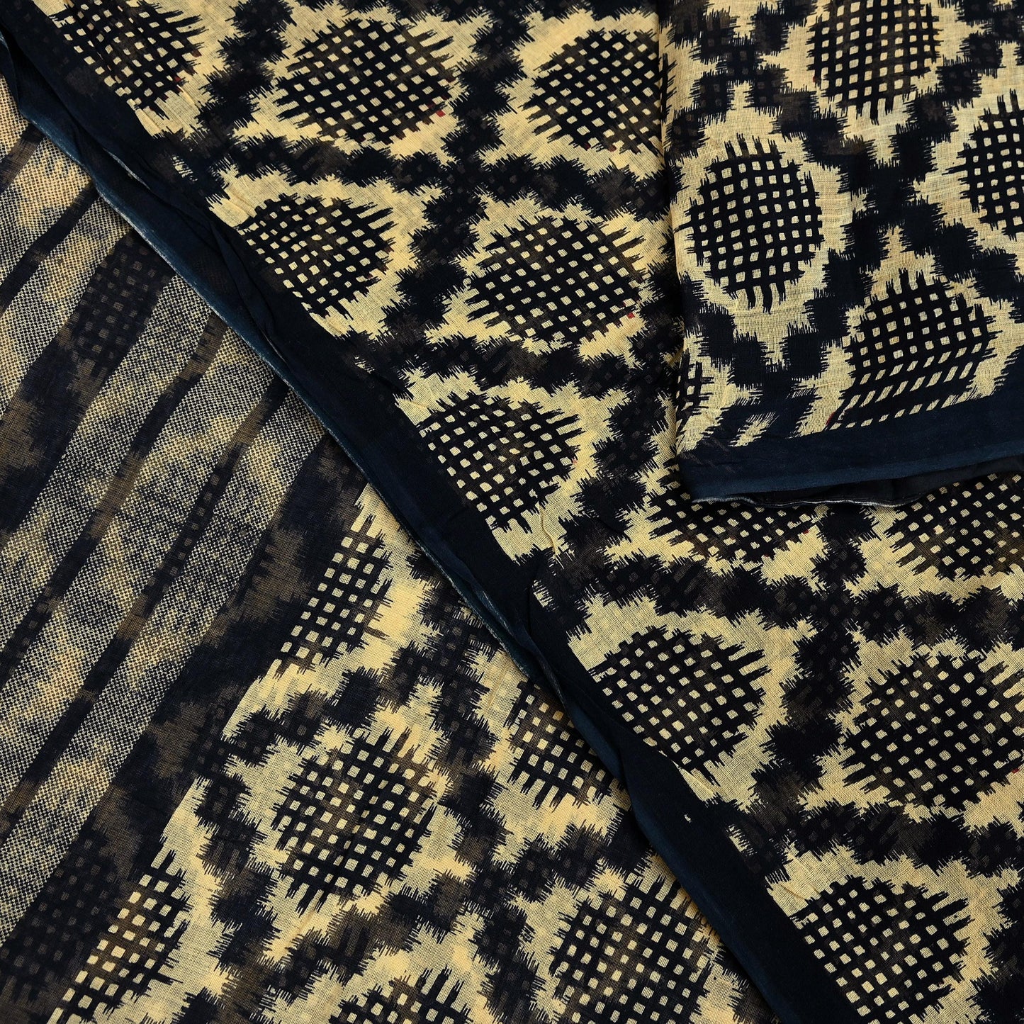 Indian Vintage Sari Beige & Black Printed Pure Cotton Sarees Fabric Floral 5Yd Sarong Wrap Boho Fabric Kimono Soft Dress making Crafting