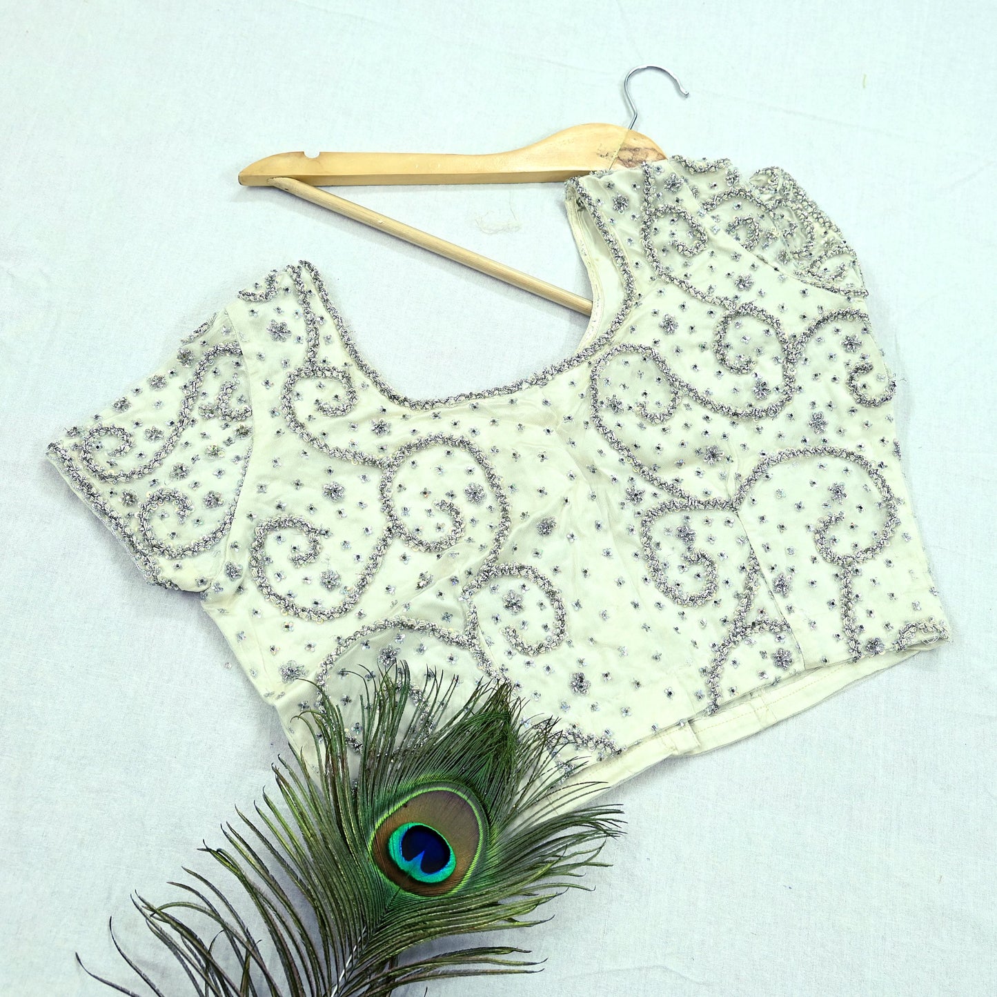 Indian Pre-owned Heavy White Hand Embroidered Blouse/Top/Crop M Size Party wear Bollywood