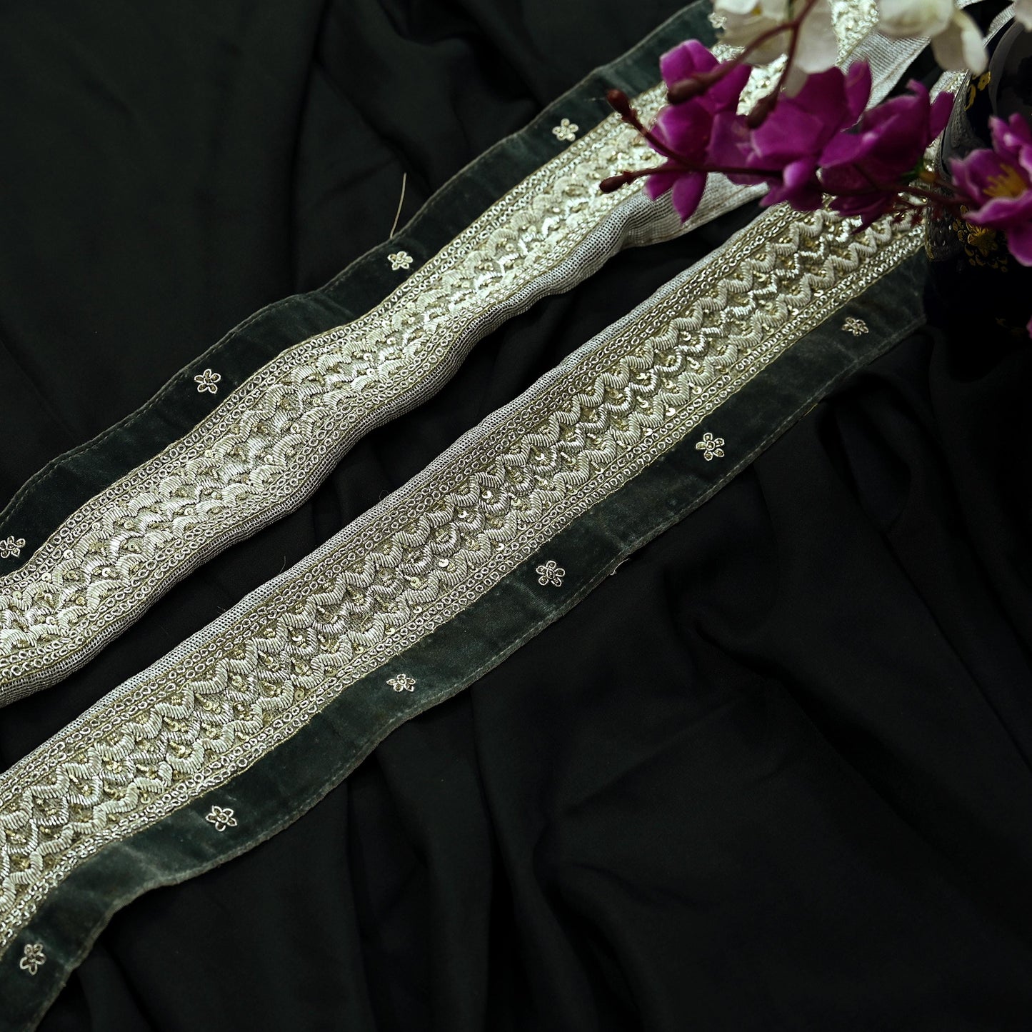 Indian Vintage Silver Sari Border Hand Embroidered 1yd Craft Trim Lace Sewing Tissue Ribbon Recycled Sari Border Zardozi/ Dabka Zari