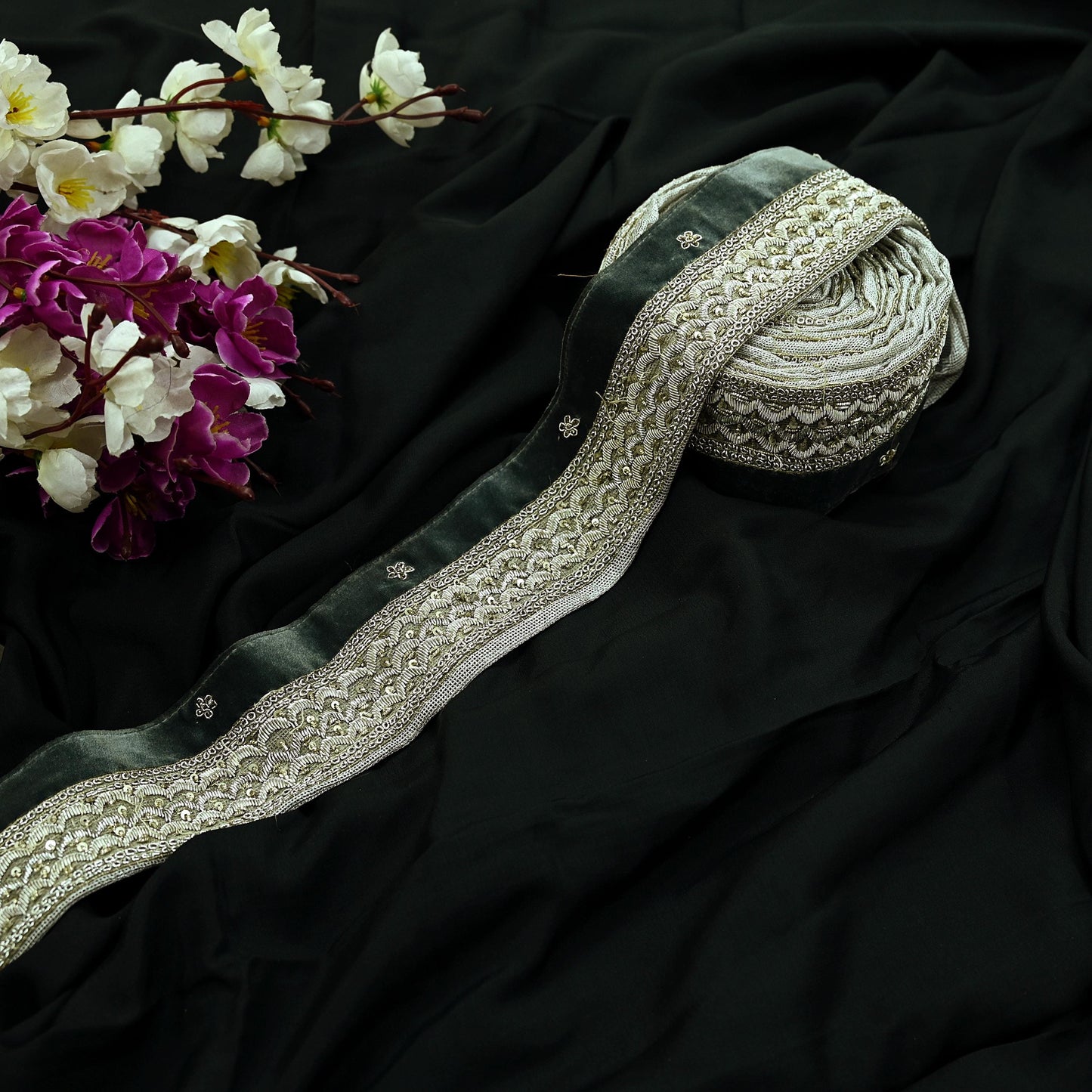 Indian Vintage Silver Sari Border Hand Embroidered 1yd Craft Trim Lace Sewing Tissue Ribbon Recycled Sari Border Zardozi/ Dabka Zari