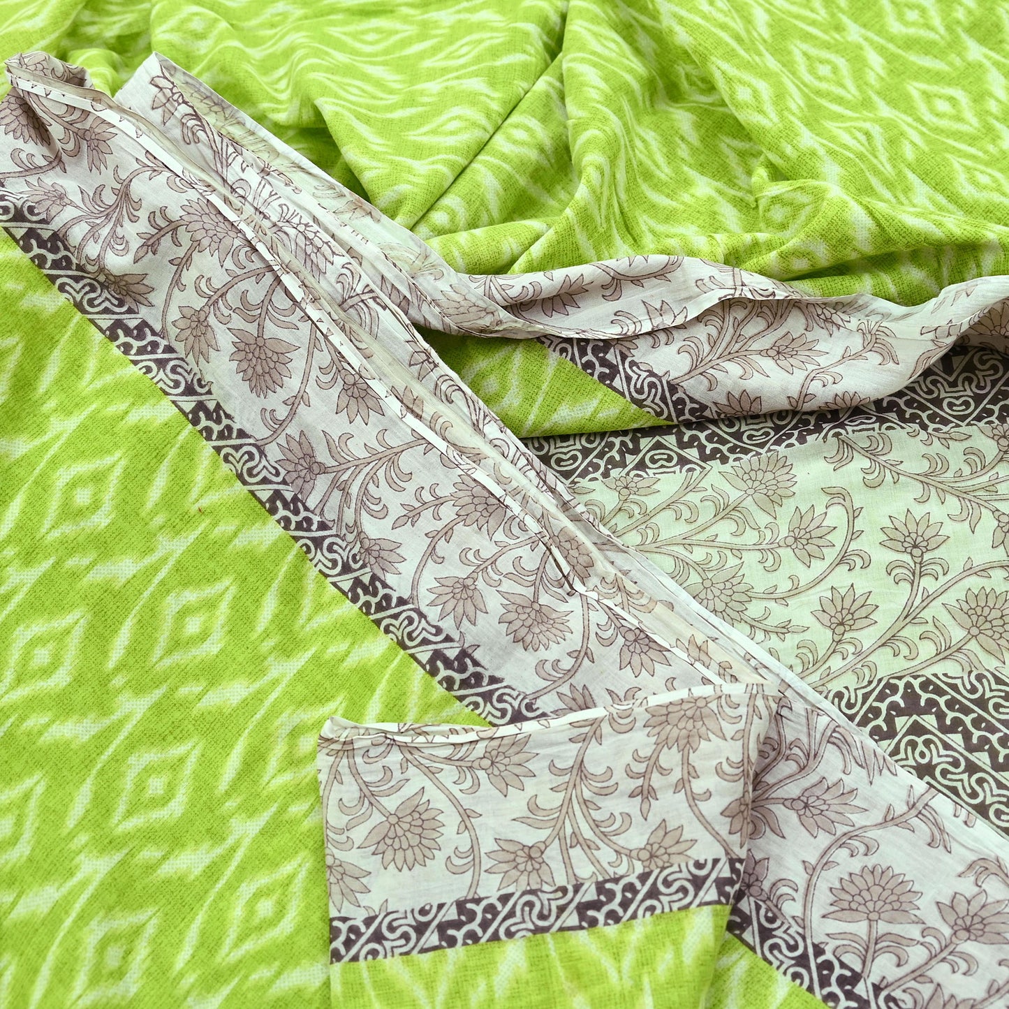 Indian Vintage Sari Green & Ivory Printed Pure Cotton Sarees 5Yd Craft Fabric Soft Sewing Sarong Wrap Boho Upcycle quilting Dress making