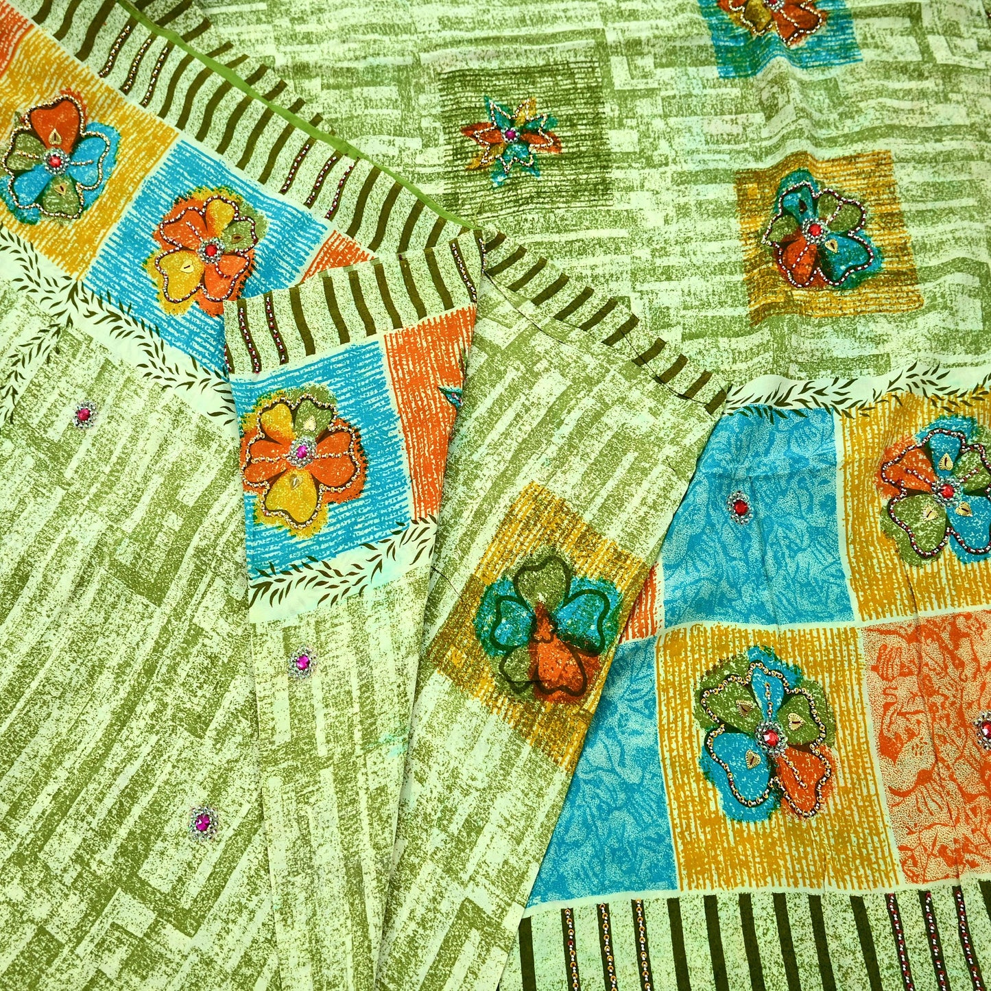 Indian Vintage Sari Ivory & Green Pure Crepe Silk Hand Embroidered Saree 5yd Sewing Floral Craft Sequins Dress making Crafting Quilting