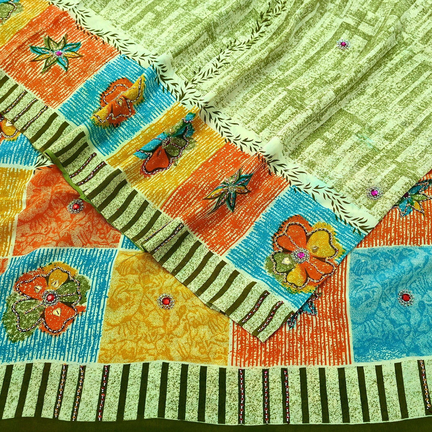 Indian Vintage Sari Ivory & Green Pure Crepe Silk Hand Embroidered Saree 5yd Sewing Floral Craft Sequins Dress making Crafting Quilting