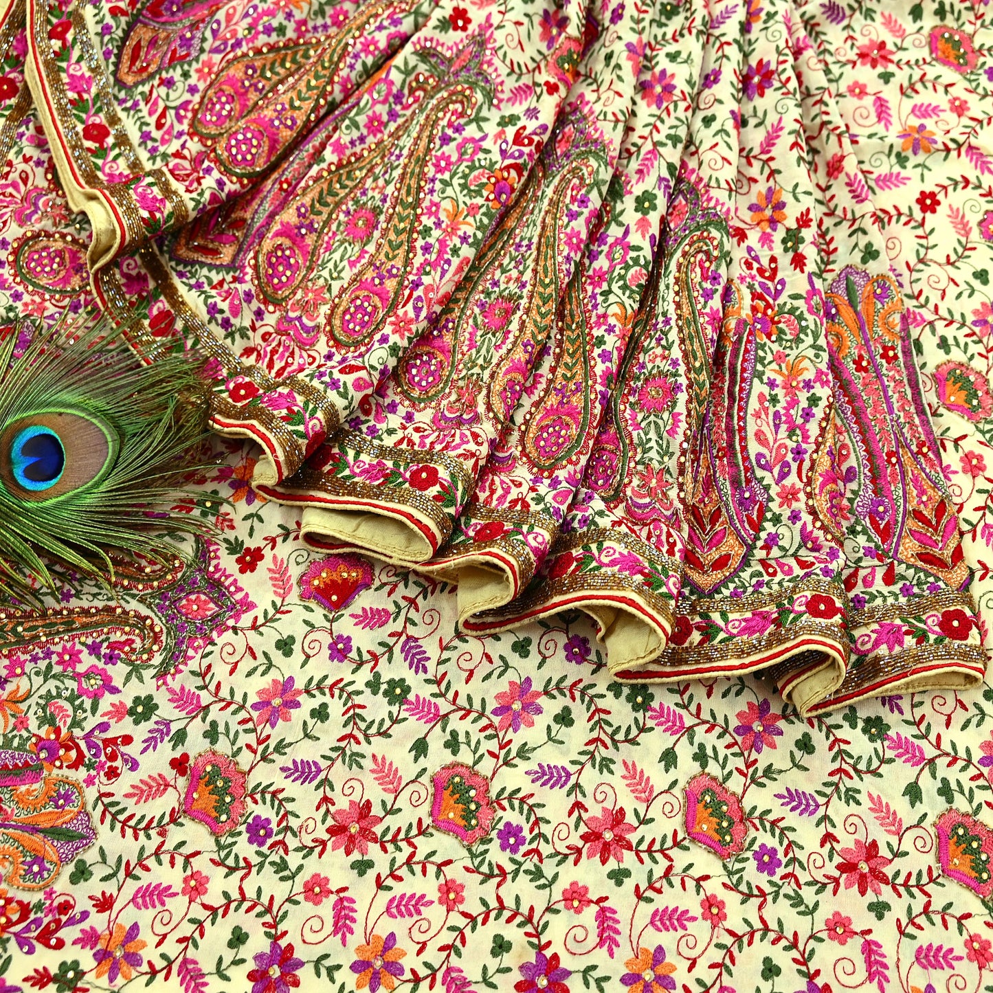 Indian Pre-owned Heavy Sari Beige Pure Georgette Silk Hand Embroidered Sarees Designer Abu Jani 5Yd Sewing Ethnic Sarees