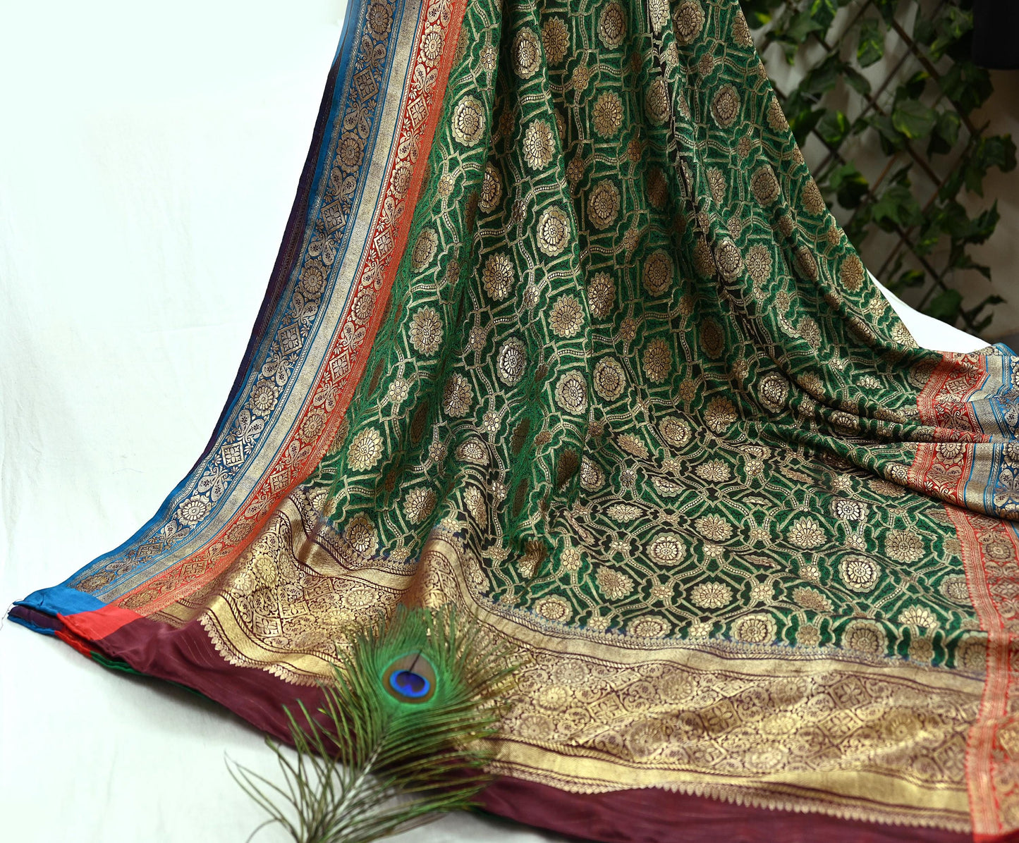 Indian Antique Vintage Heavy Wedding Sari Green Pure Satin Silk Hand Woven Banarasi Sarees Zari 5Yd Pre-owned Designing
