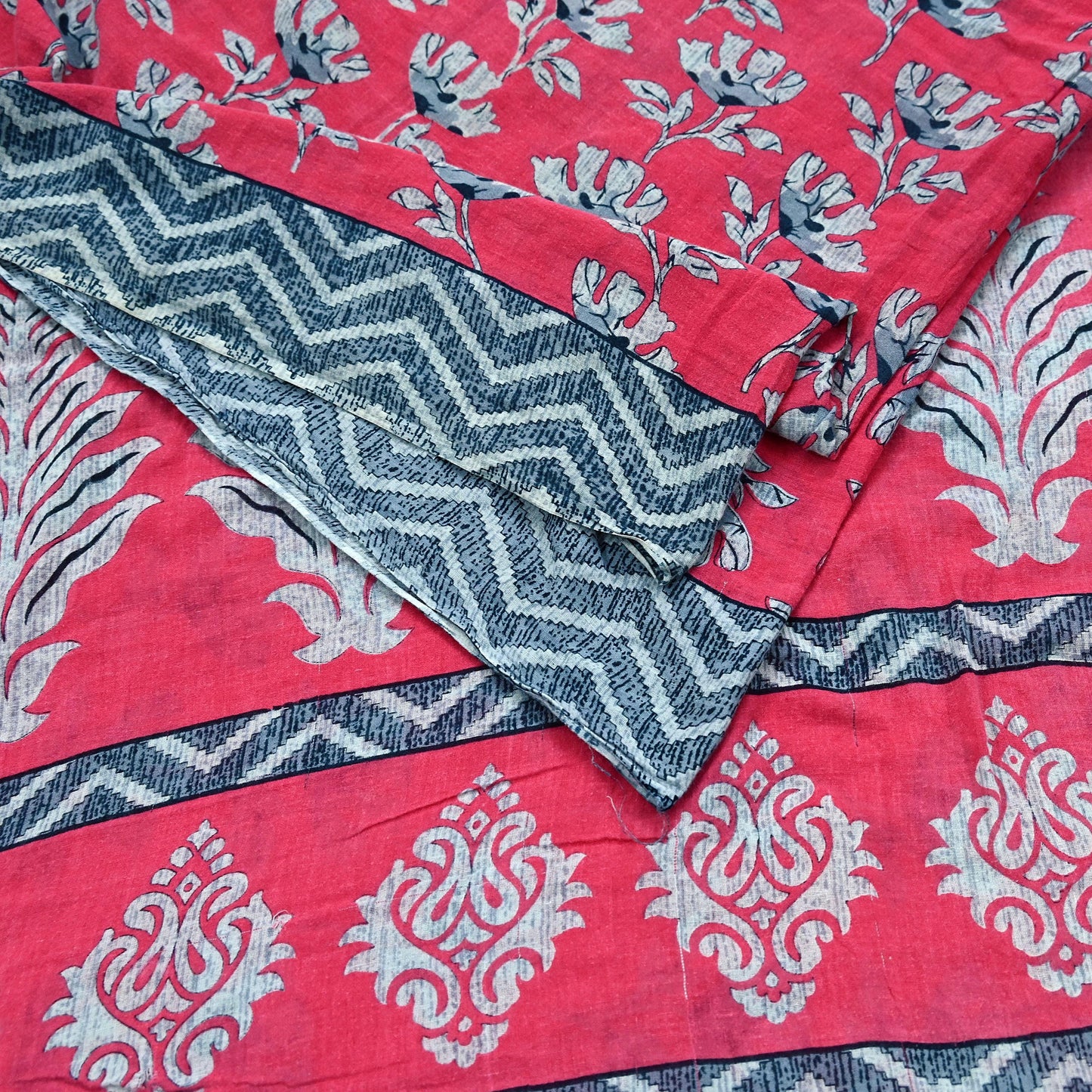 Indian Vintage Sari Pink & Gray Printed 100% Pure Cotton Saree Craft Fabric 5Yd Soft Sewing Sarong Wrap Boho Dress Making Crafting Quilting