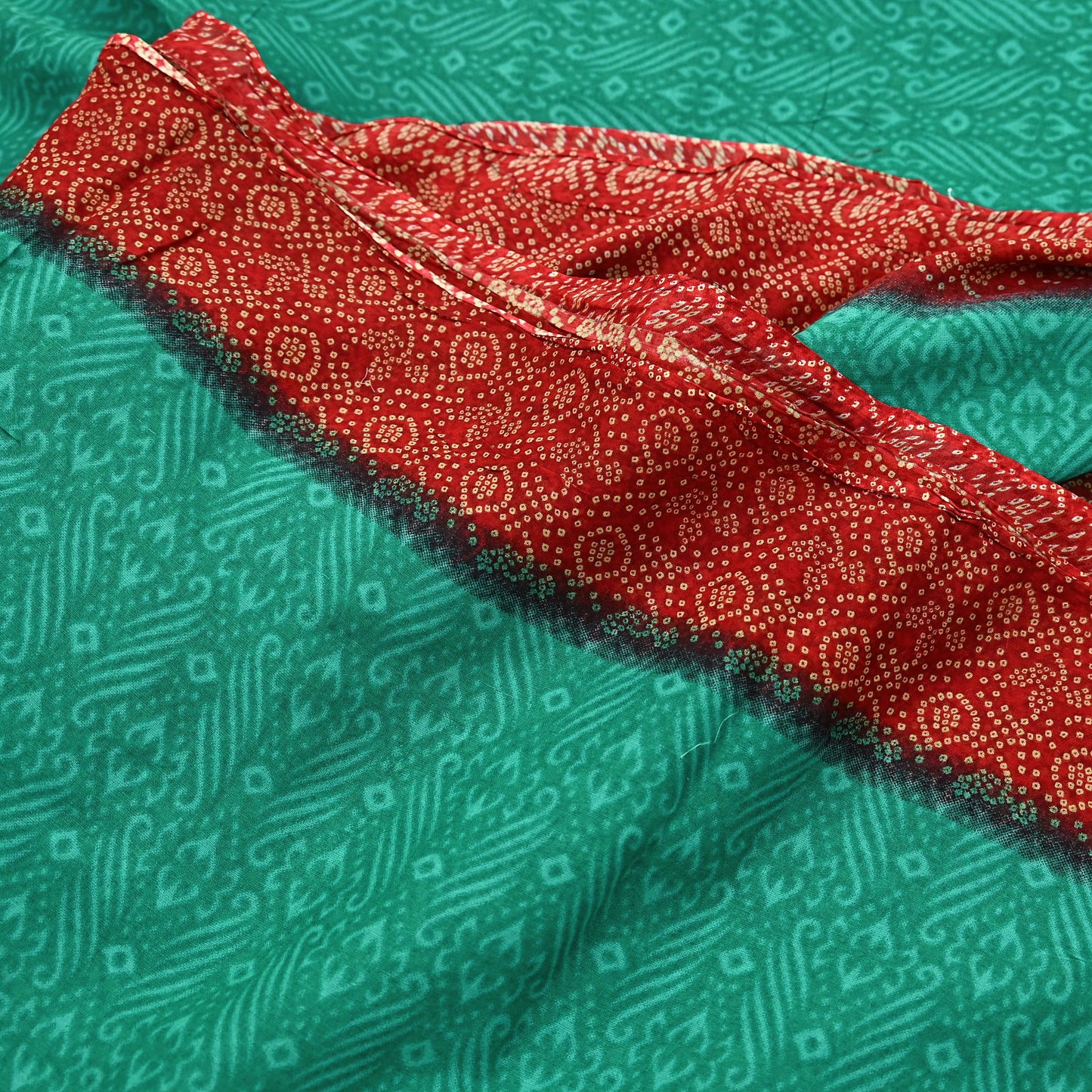 Indian Vintage Sari Green & Red Printed Pure Cotton Saree Craft Fabric 5Yd Sewing Sarong Wrap Boho Floral Crafting Upcycle Quilting Used