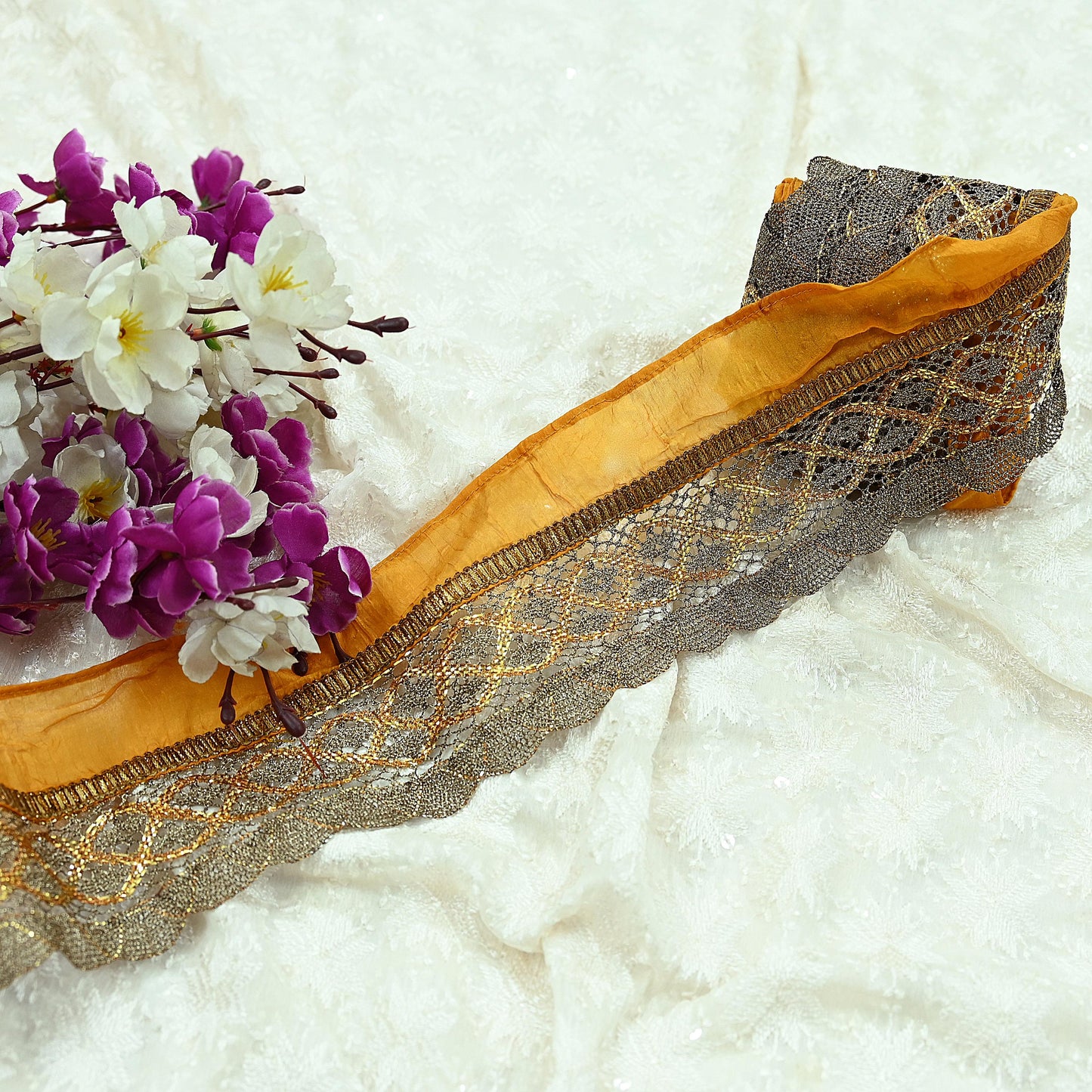 Indian Vintage Sari Border Hand Embroidered 1yd Craft Trim Lace Sewing Net/Mess Ribbon Recycled Sari Border Zari