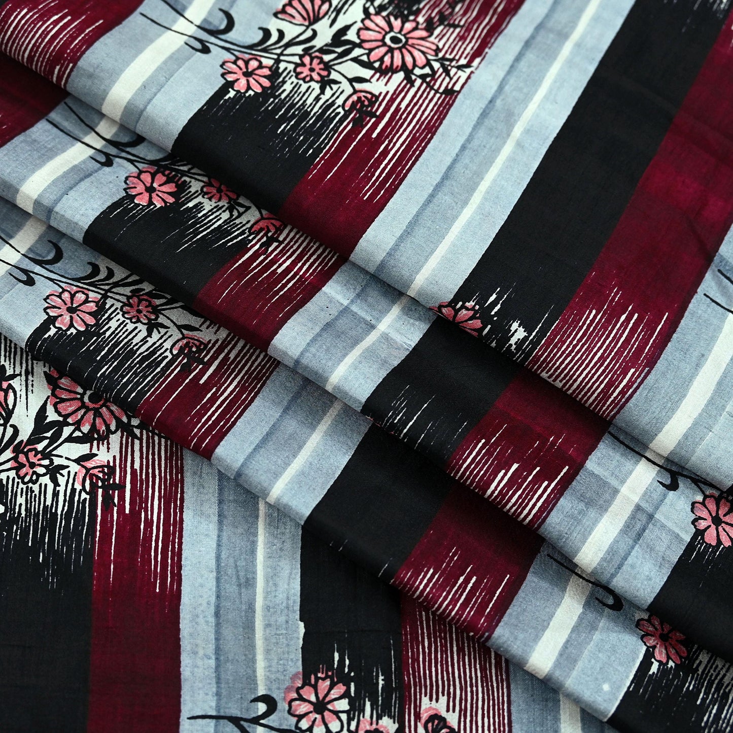 Indian Vintage Sari  Black & Maroon 100% Pure Silk Printed Saree 5yd Sewing Craft Fabric DressMaking Soft Quilting Crafting Upcycle Used