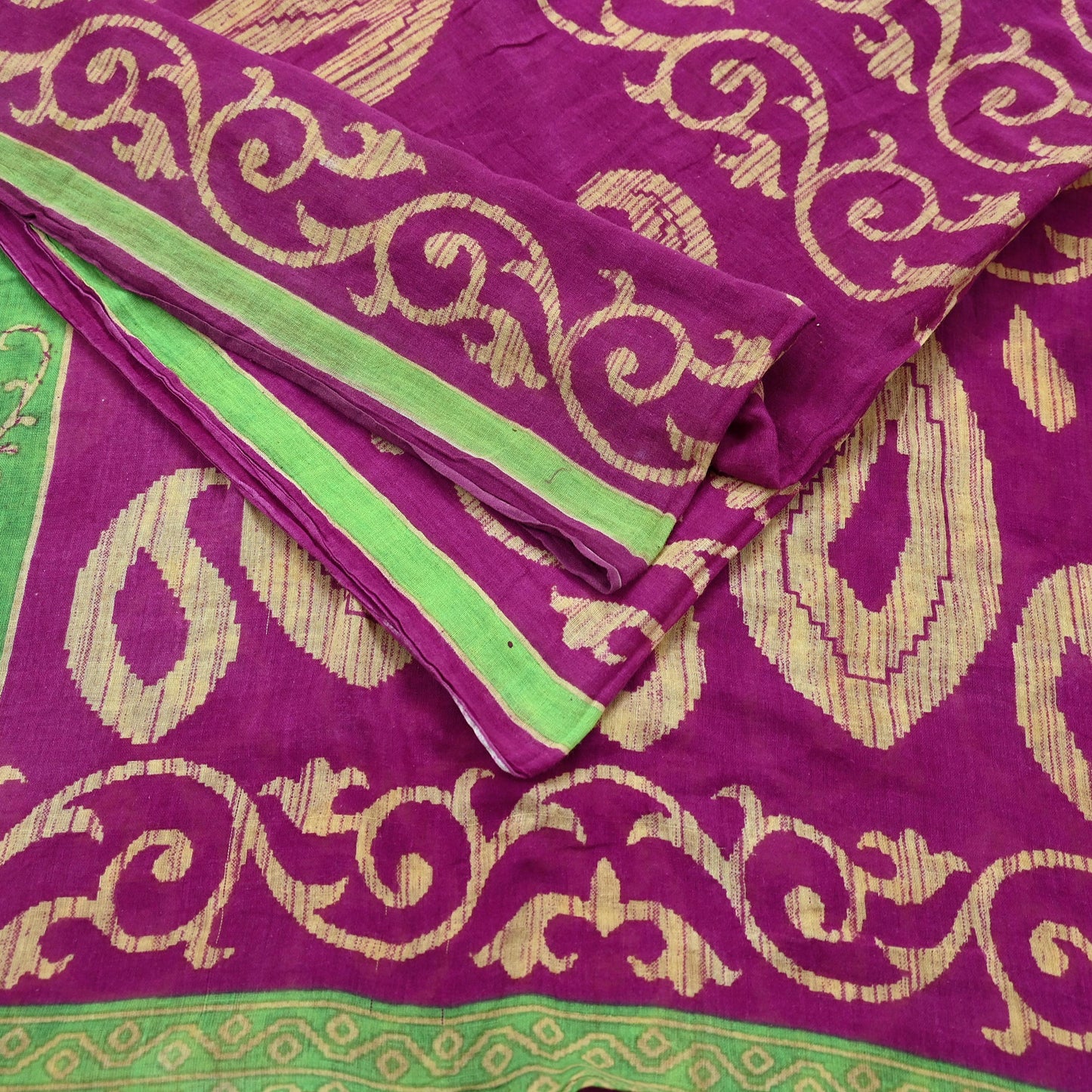 Indian Vintage Sari Beige & Purple Pure Cotton Printed Sarees Craft Fabric Soft 5Yd Sarong Wrap Boho Fabric Kimono Quilting Crafting Upcycle