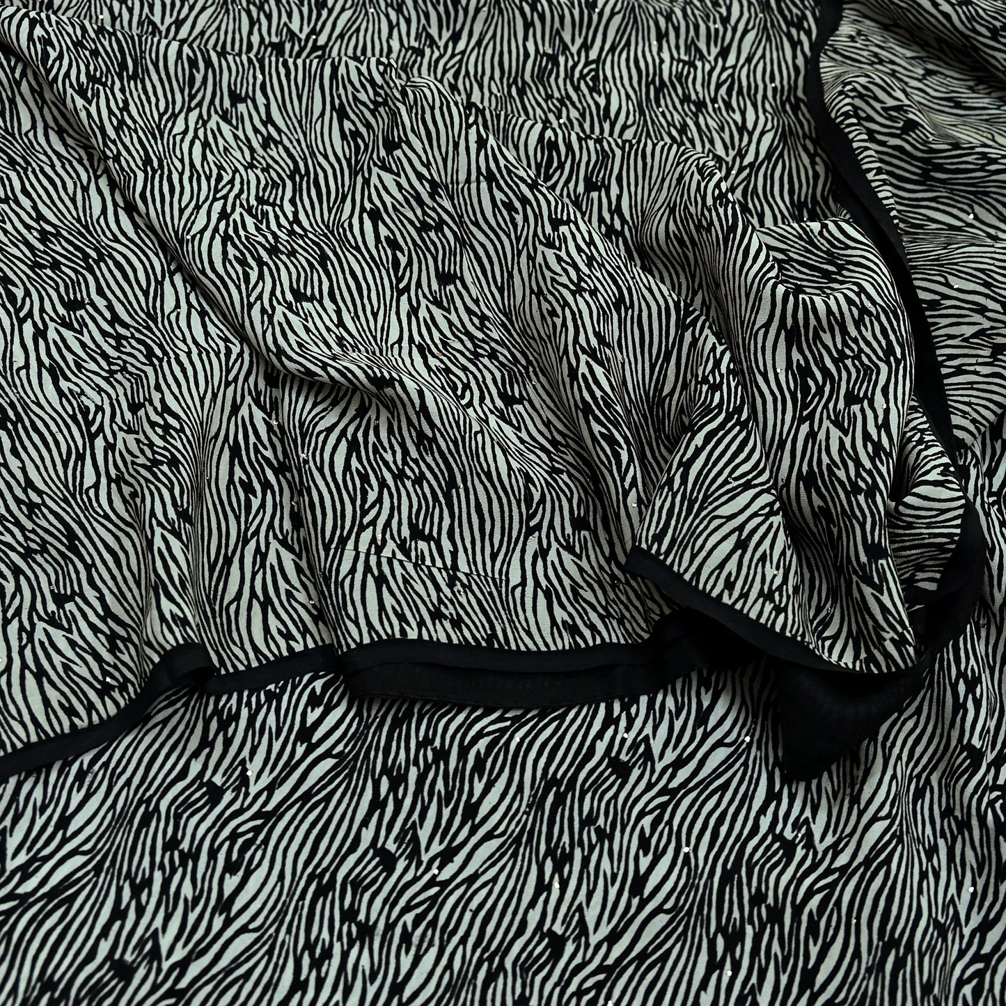Indian Vintage Sari White & Black Pure Crepe Silk Mukesh Work Printed Sarees 5yd Sewing Craft Fabric Ethnic Upcycle Dress Making Quilting
