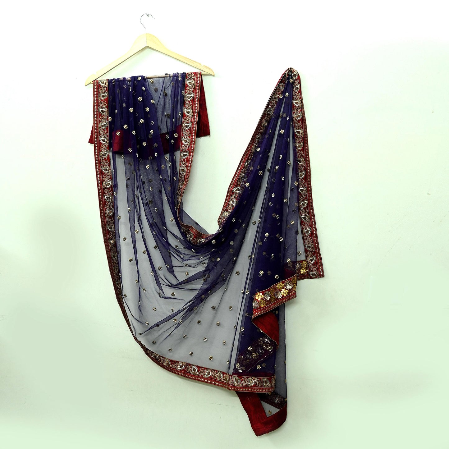 Indian Vintage Heavy Bridal Dupatta Purple Net Mesh Long Stole Hand Embroidered Scarves Golden Gota Patti Wedding/Party Wear