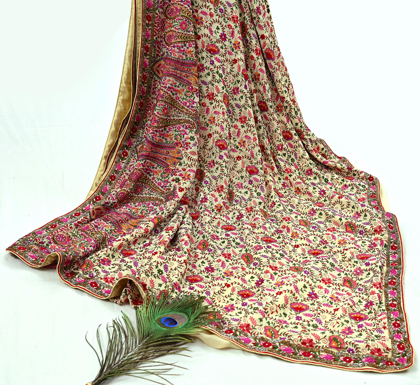 Indian Pre-owned Heavy Sari Beige Pure Georgette Silk Hand Embroidered Sarees Designer Abu Jani 5Yd Sewing Ethnic Sarees