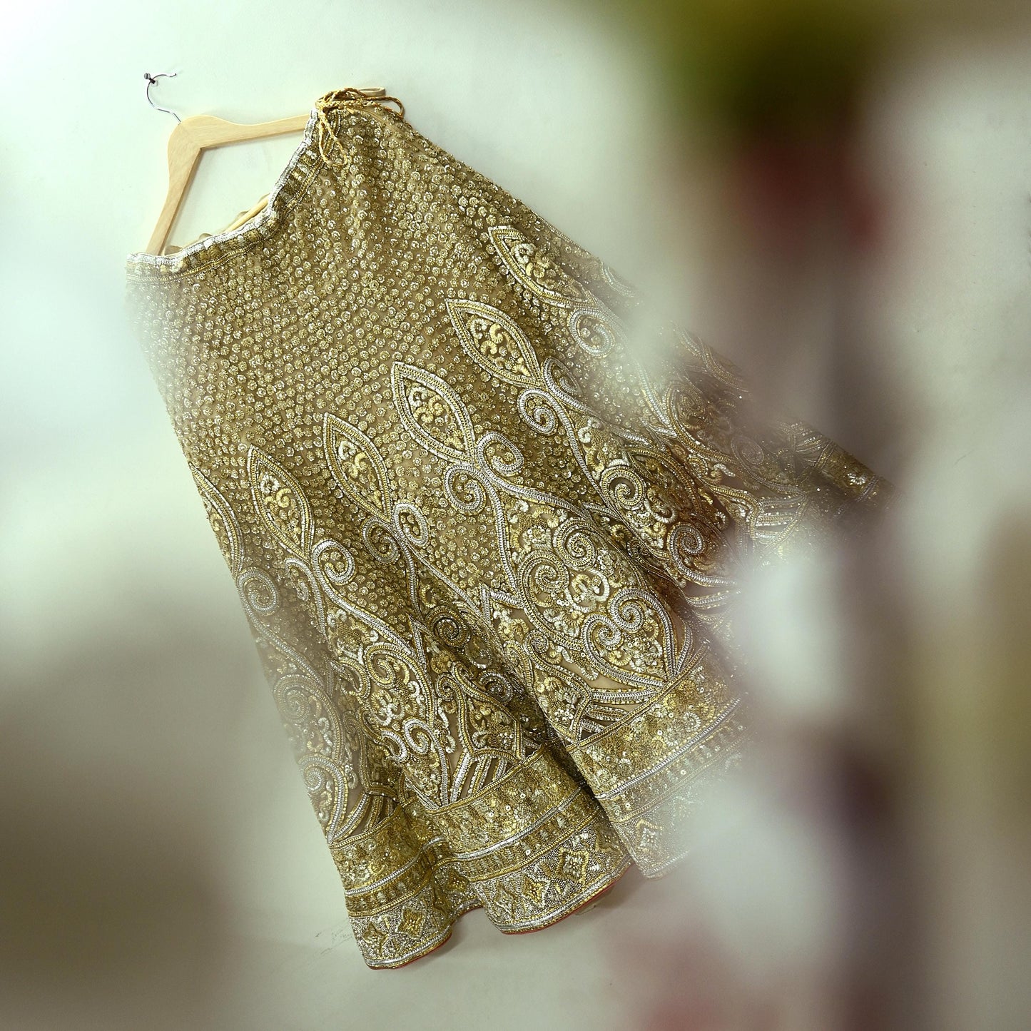 Indian Pre-owned Golden Heavy Wedding Net Hand Embroidered Lehenga/Skirt Designer By Abu Jani Bridal Wear Gota Patti