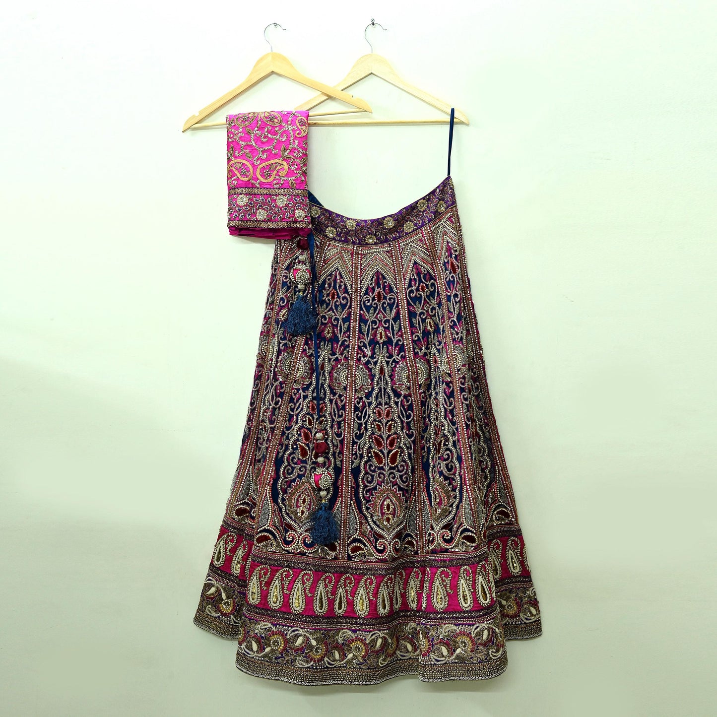 Indian Heavy Wedding Blue & Purple Net/Mesh Hand Embroidered Lehenga 3pcs Set Designer By Anamika Khanna Party Wear With Blouse Fabric