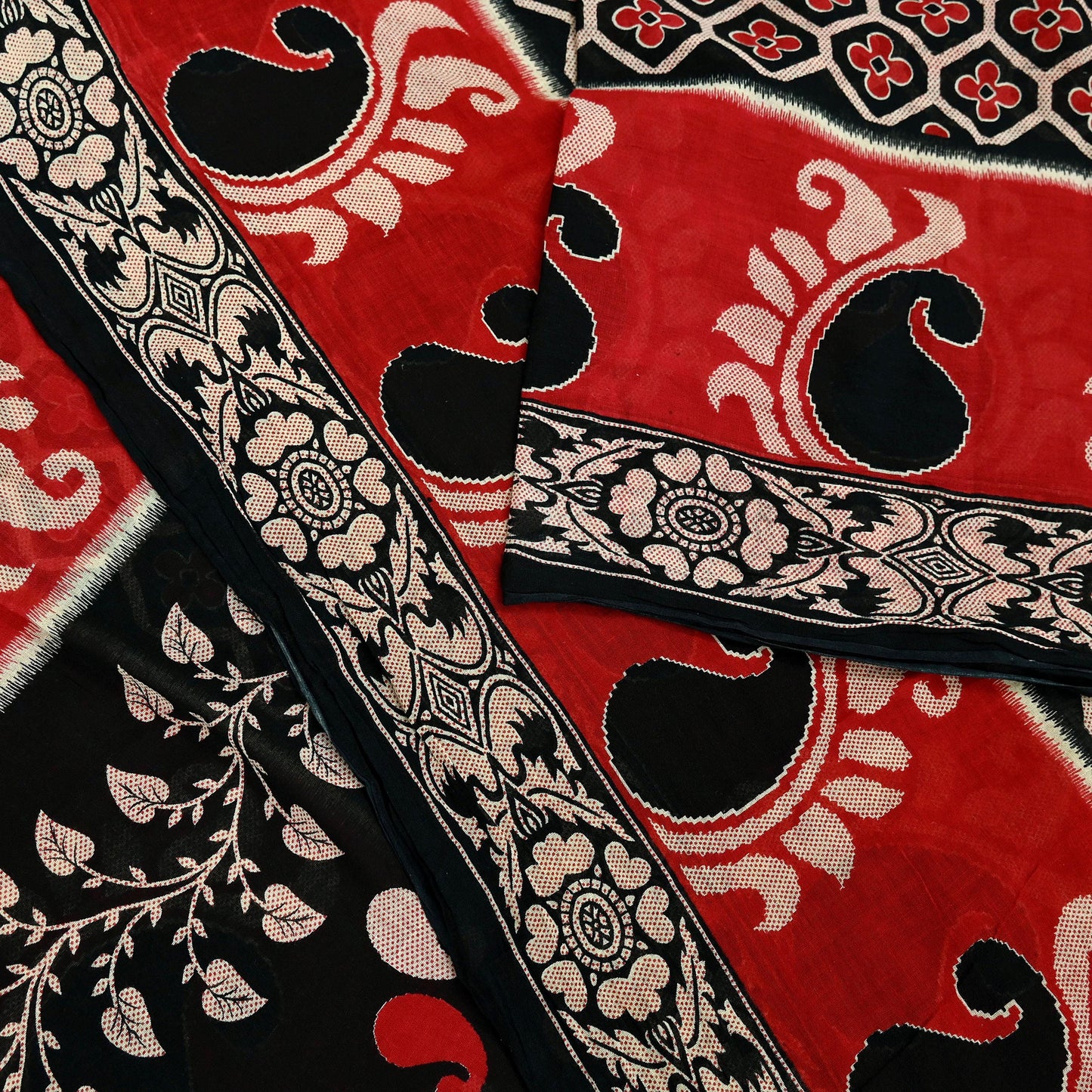 Indian Vintage Sari Red & Black Printed 100% Pure Cotton Sarees Craft Fabric 5Yard Sewing Sarong Wrap Boho Floral Dress making Quilting Soft