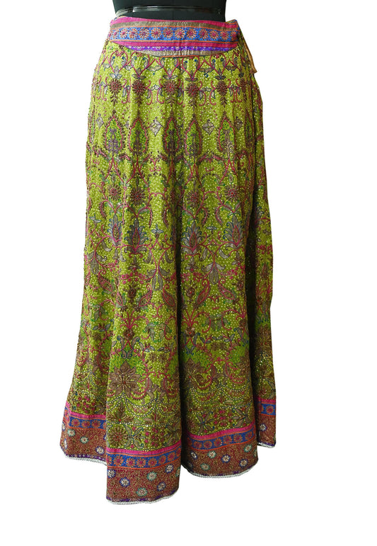 Indian Pre-owned Green Pure Silk Hand Embroidered Ritu Kumar Designer Lehenga/Skirt Ethnic Bollywood Party Wear