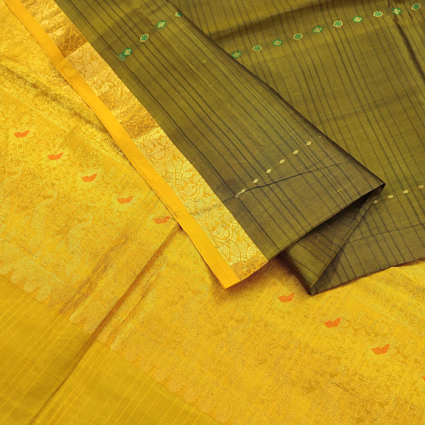 Indian Vintage Heavy Sari Green & Yellow Kanjivaram Saree 100% Pure Silk Zari 5Yd Crafting Dress making For Crafting Quilting Upcycle