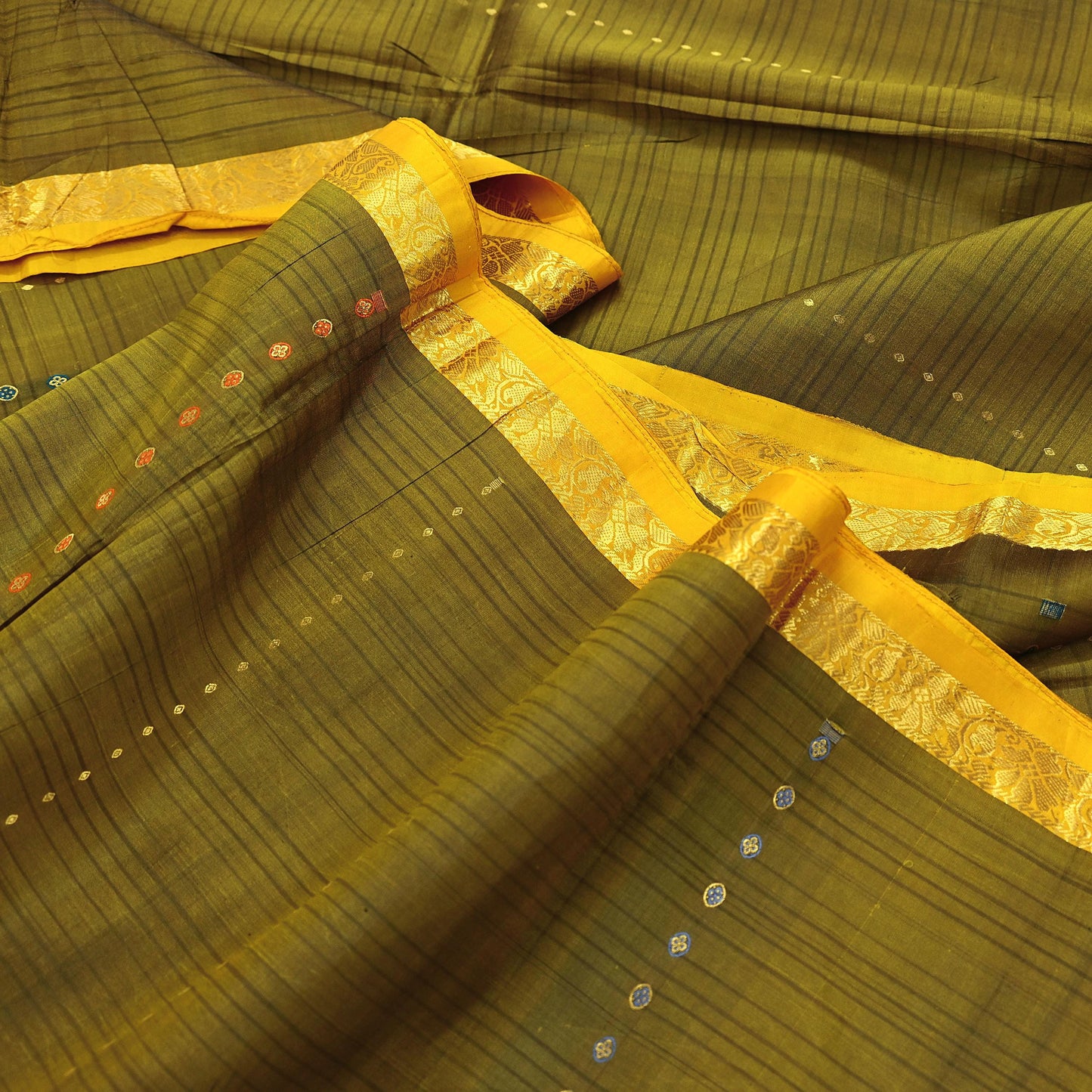 Indian Vintage Heavy Sari Green & Yellow Kanjivaram Saree 100% Pure Silk Zari 5Yd Crafting Dress making For Crafting Quilting Upcycle