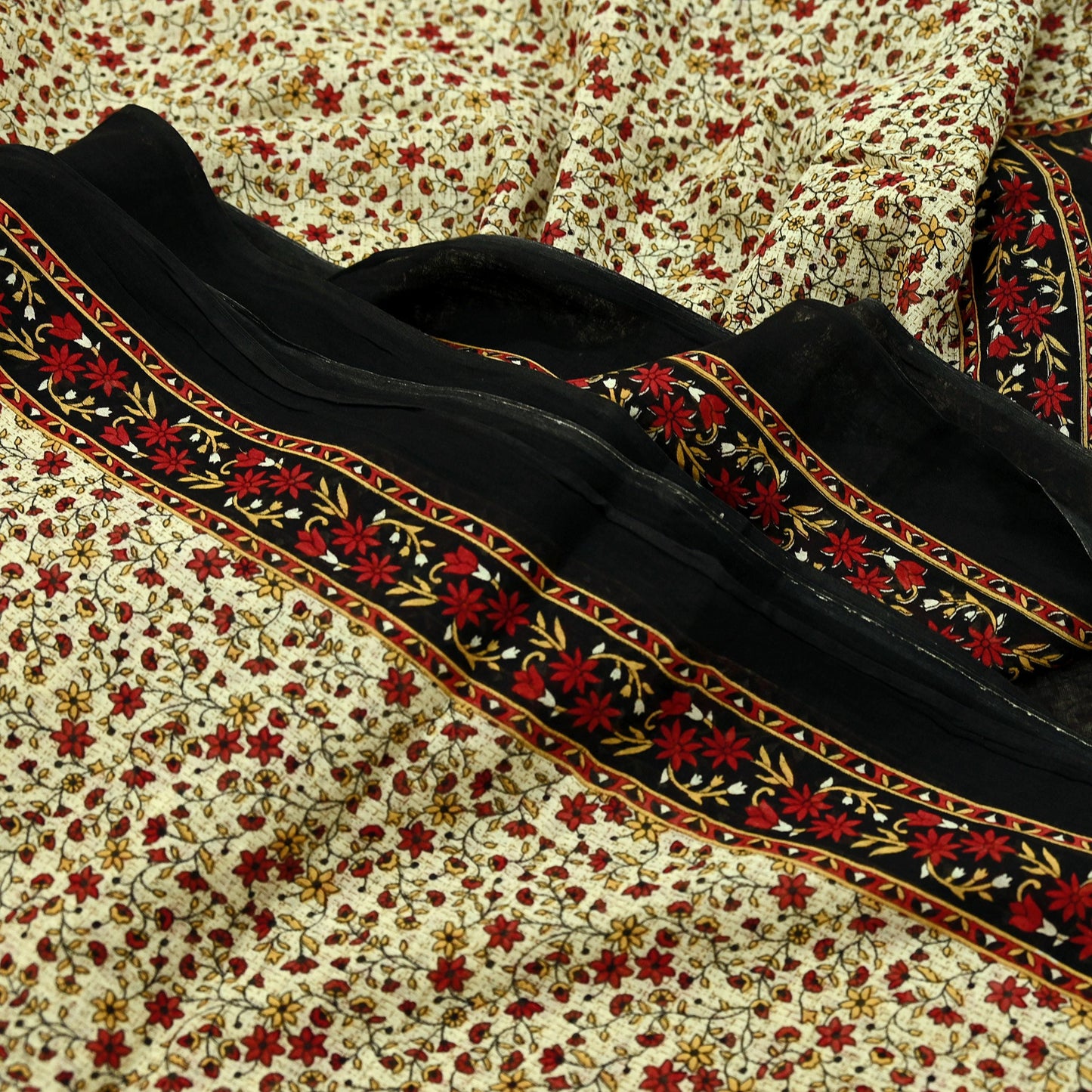 Indian Vintage Sari Beige & Black Printed Pure Cotton Sarees Fabric Floral 5Yd Sarong Wrap Boho Fabric Kimono Soft Dress making Crafting