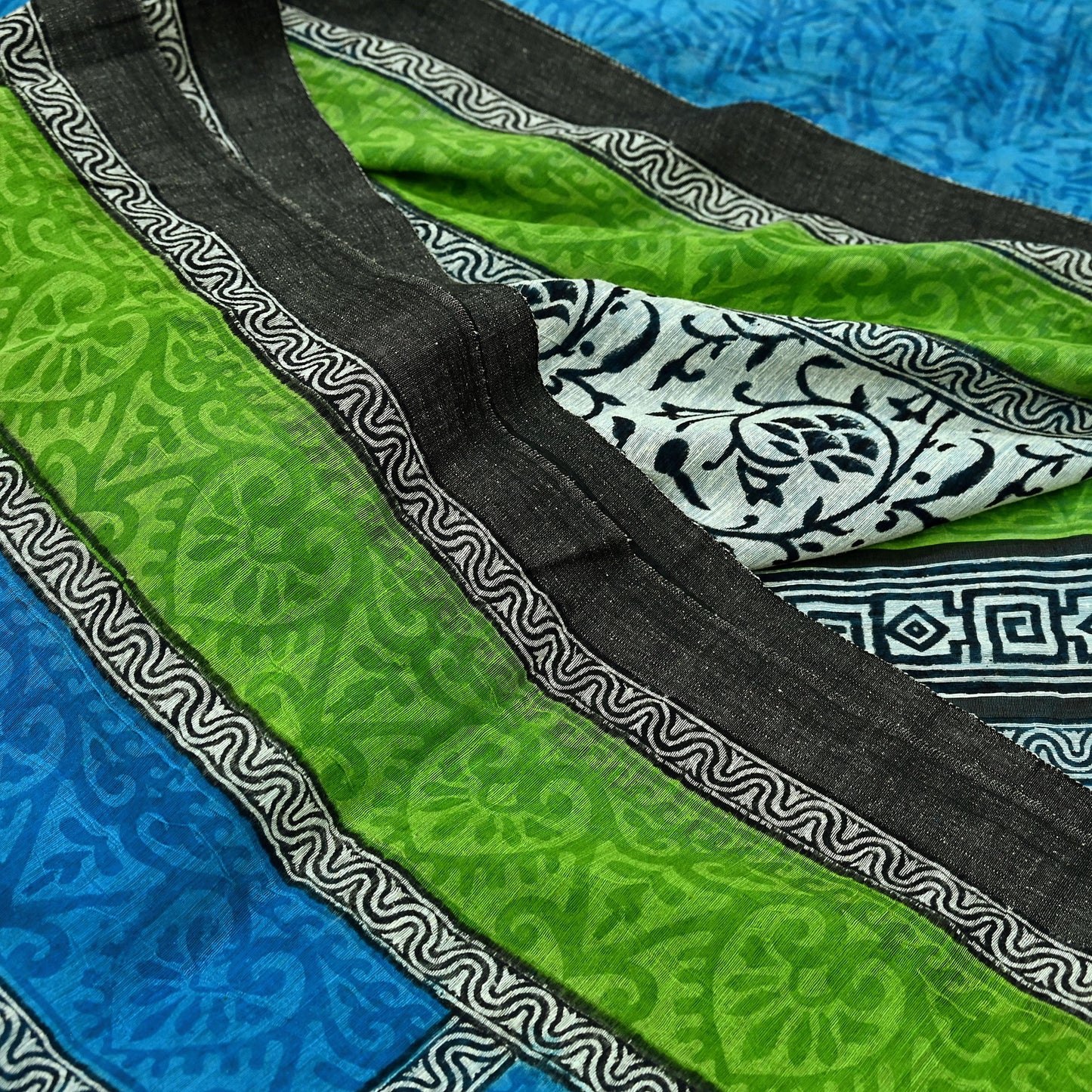 Indian Vintage Sari White & Blue Pure chanderi Silk Block Printed Sarees Craft Fabric 5Yd Fringes Floral Dress making bollywood sarees