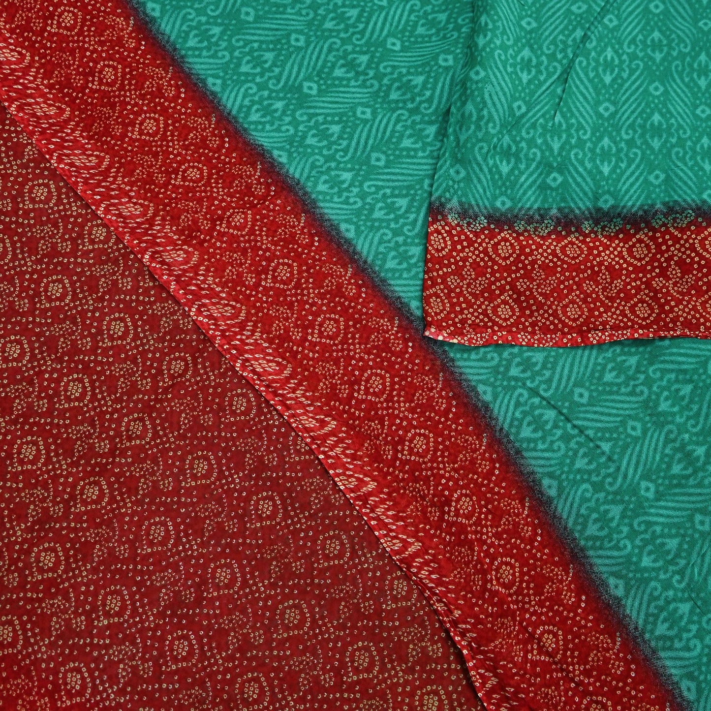 Indian Vintage Sari Green & Red Printed Pure Cotton Saree Craft Fabric 5Yd Sewing Sarong Wrap Boho Floral Crafting Upcycle Quilting Used