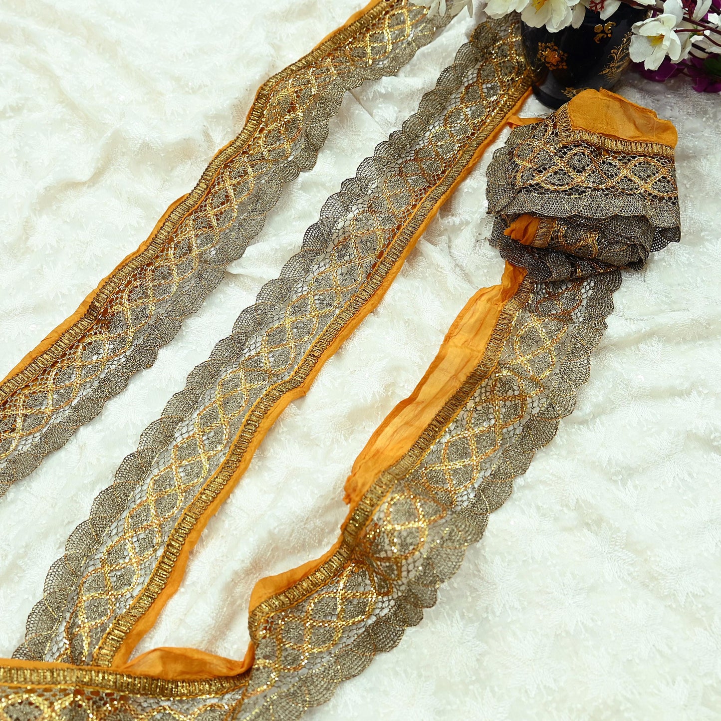 Indian Vintage Sari Border Hand Embroidered 1yd Craft Trim Lace Sewing Net/Mess Ribbon Recycled Sari Border Zari