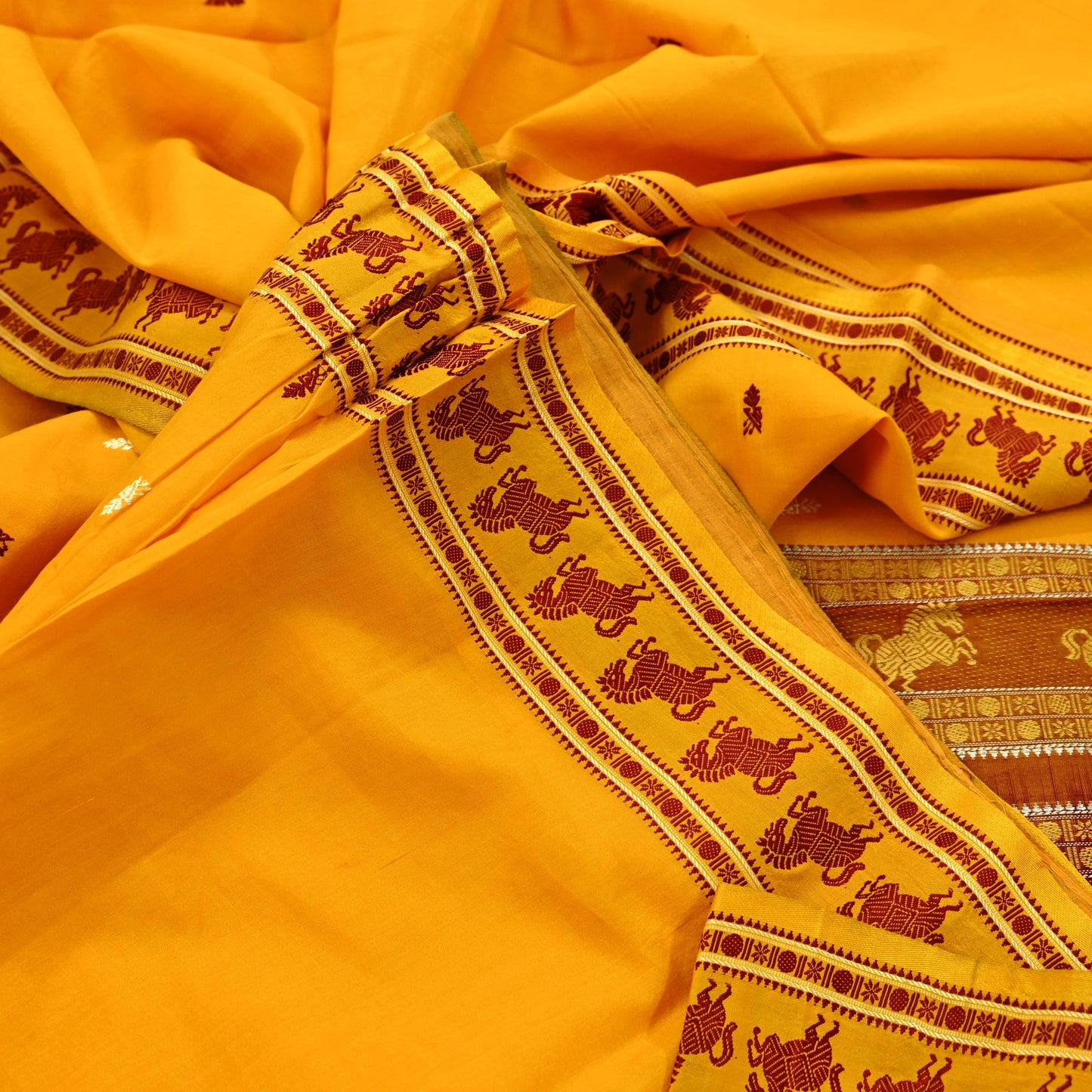 Indian Vintage Sari Pure Cotton Hand Woven Sarees Craft Fabric 5yd Ethnic Crafting Quilting Dress Making Quilting Upcycle