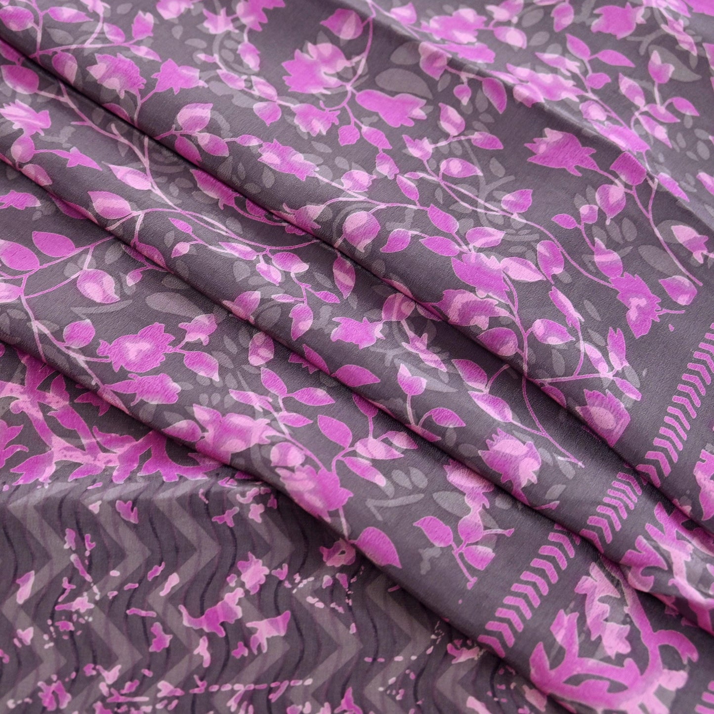 Indian Vintage Pure Crepe Silk Printed Saree | 6 Yards | Floral Craft Fabric | Soft Drape for Sewing, Dressmaking, Quilting &Upcycling