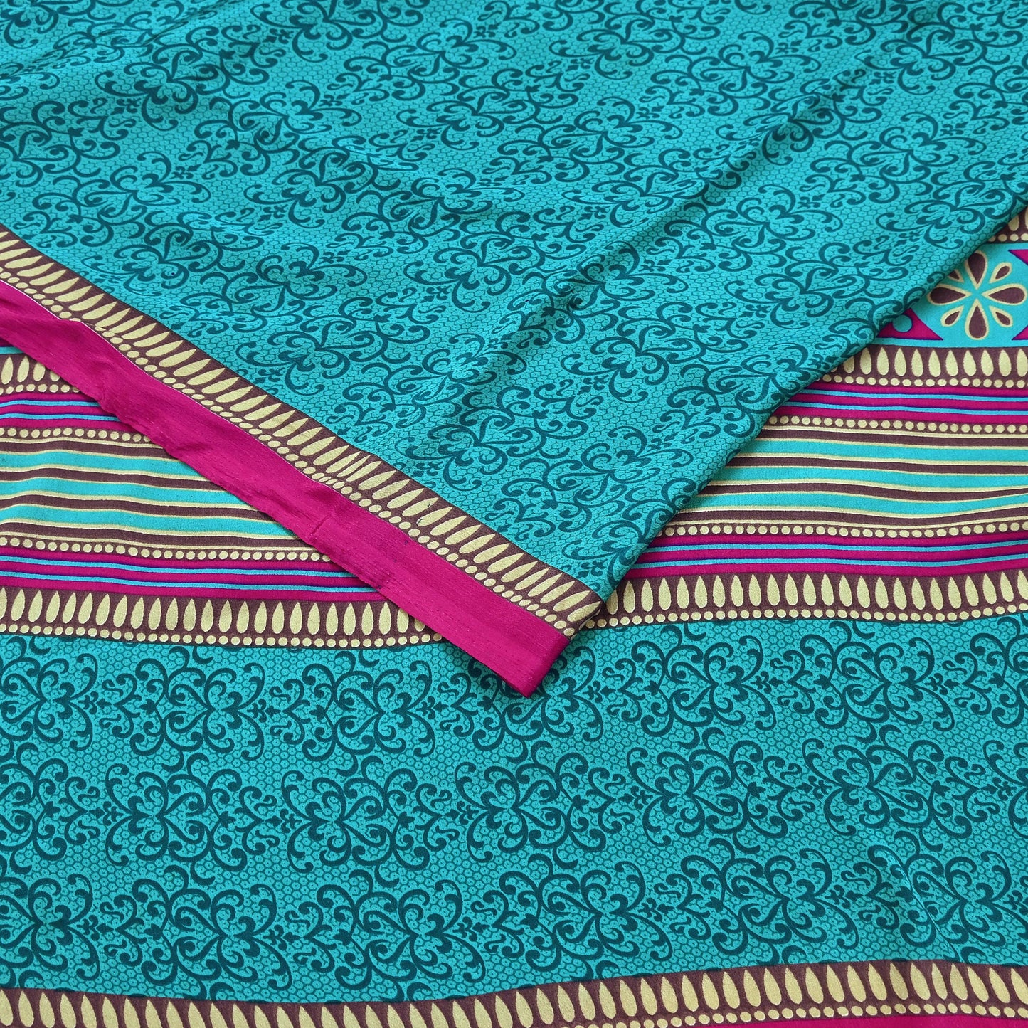 Indian Vintage Moss Crepe Saree | Printed Floral Sari Fabric | 6 Yards | Soft Craft Fabric for Sewing, Dressmaking, Quilting,Upcycling