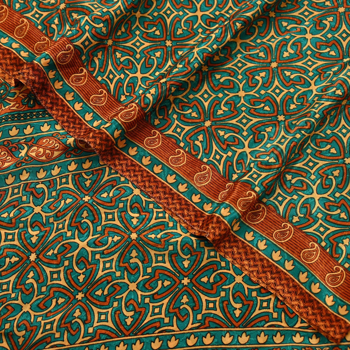 Indian Vintage Green Moss Crepe Saree | Printed Floral Sari Fabric | 5 Yards | Soft Craft Fabric for Sewing, Dressmaking, Quilting,Upcycling