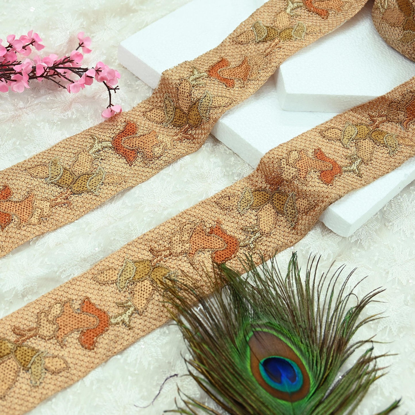 Indian Antique Vintage Real Chain Stitch Border Beige Hand Embroidered Craft Trim Lace Sewing Sarees Ribbon Recycled 1yard Net/Mesh