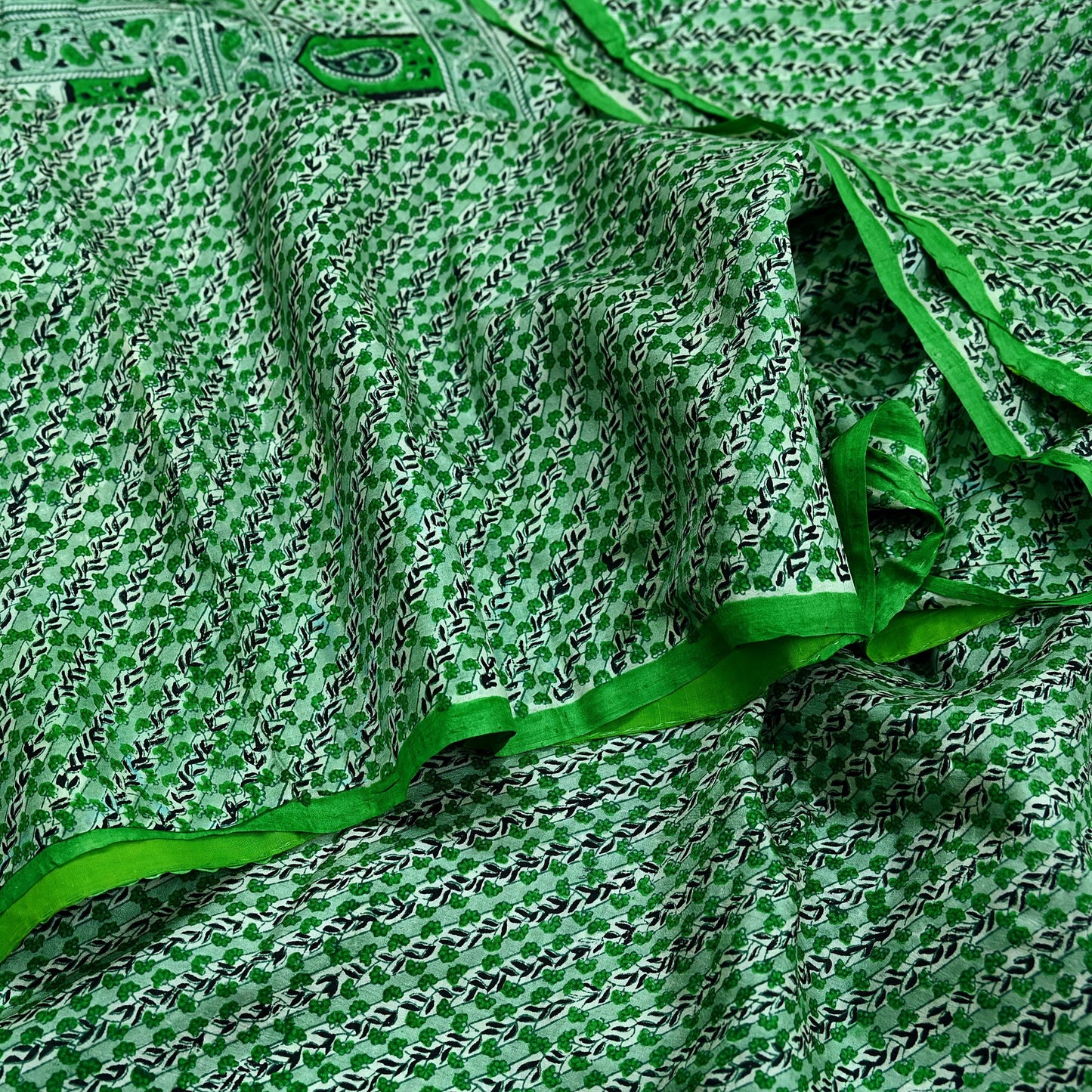 Indian Vintage Sari Green 100% Pure Silk Printed Sarees 5yd Craft Fabric Sewing Soft Dress Making Floral Quilting Crafting Upcycle Used