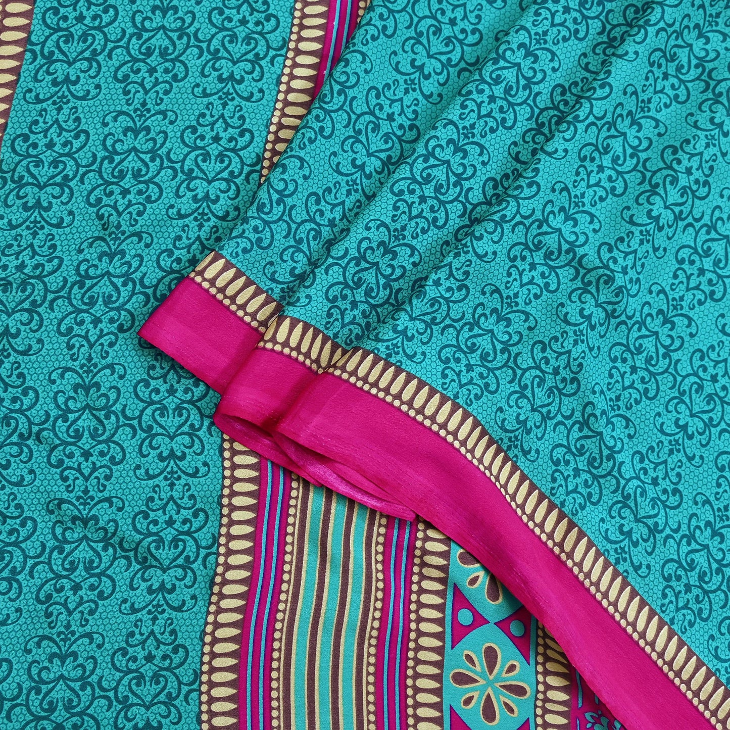 Indian Vintage Moss Crepe Saree | Printed Floral Sari Fabric | 6 Yards | Soft Craft Fabric for Sewing, Dressmaking, Quilting,Upcycling