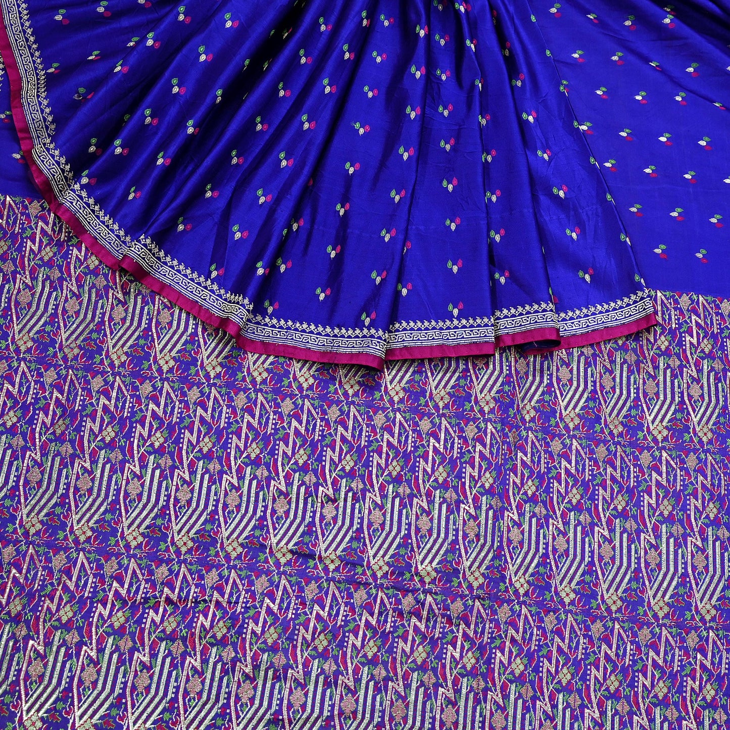 Indian Vintage Purple Banarasi Brocade Saree | Heavy Wedding Sari in Pure Satin Silk | Woven Zari Fabric for Crafting, Dressmaking