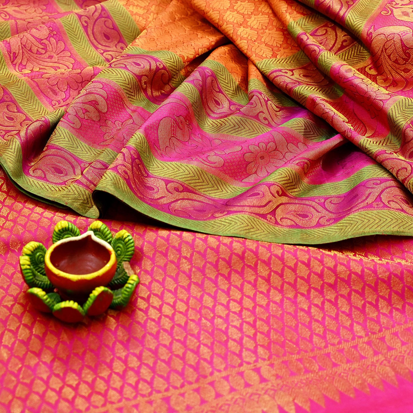 Indian Vintage Heavy Rani Pink Hand woven Kanjivaram Saree 100% Pure Silk Sari Metallic Golden Zari 5Yd Floral Crafting Dress making Fringes