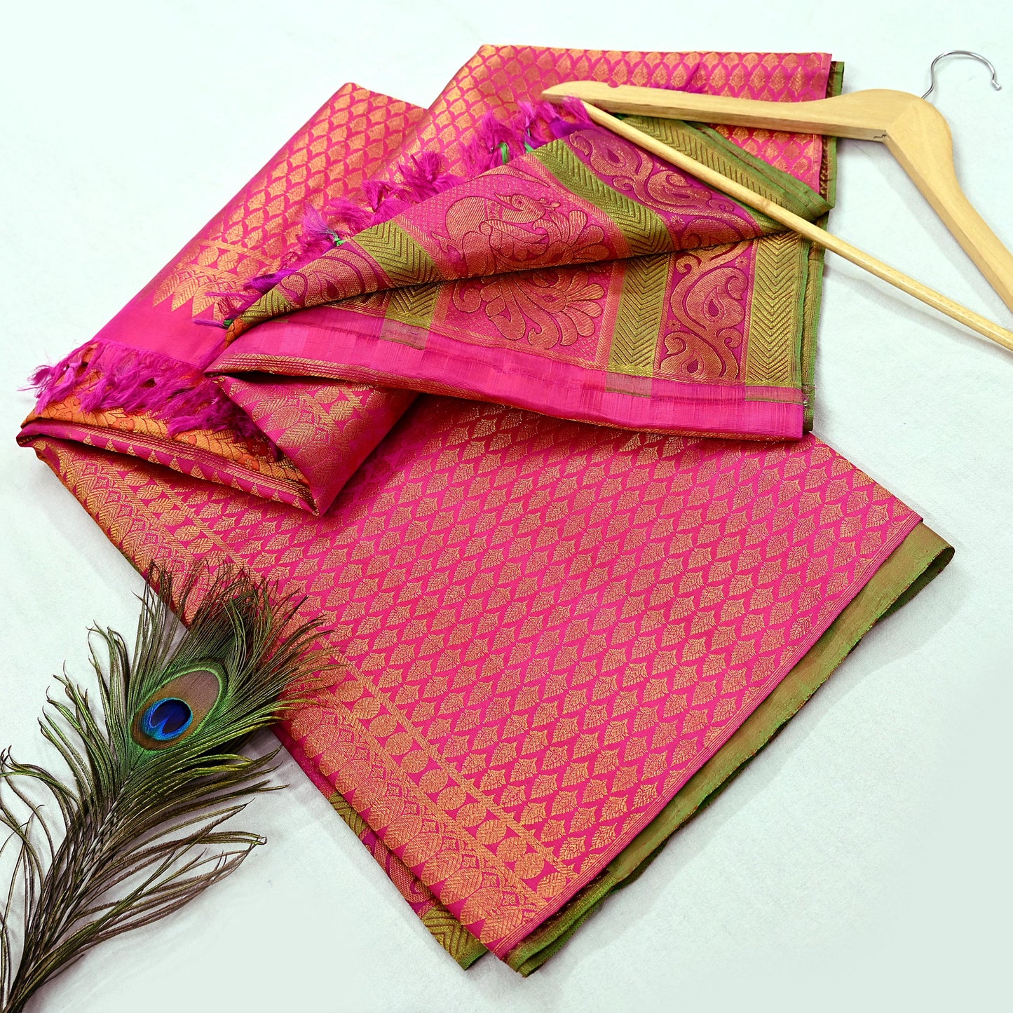 Indian Vintage Heavy Rani Pink Hand woven Kanjivaram Saree 100% Pure Silk Sari Metallic Golden Zari 5Yd Floral Crafting Dress making Fringes