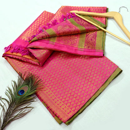 Indian Vintage Heavy Rani Pink Hand woven Kanjivaram Saree 100% Pure Silk Sari Metallic Golden Zari 5Yd Floral Crafting Dress making Fringes