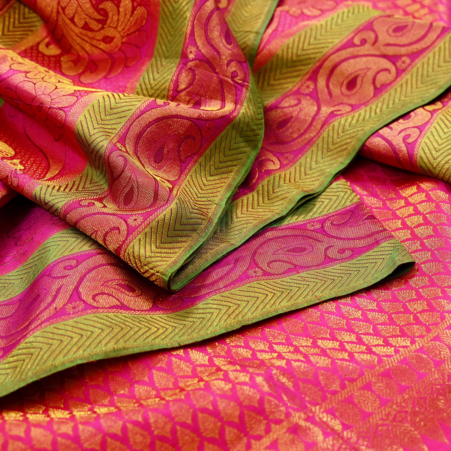 Indian Vintage Heavy Rani Pink Hand woven Kanjivaram Saree 100% Pure Silk Sari Metallic Golden Zari 5Yd Floral Crafting Dress making Fringes