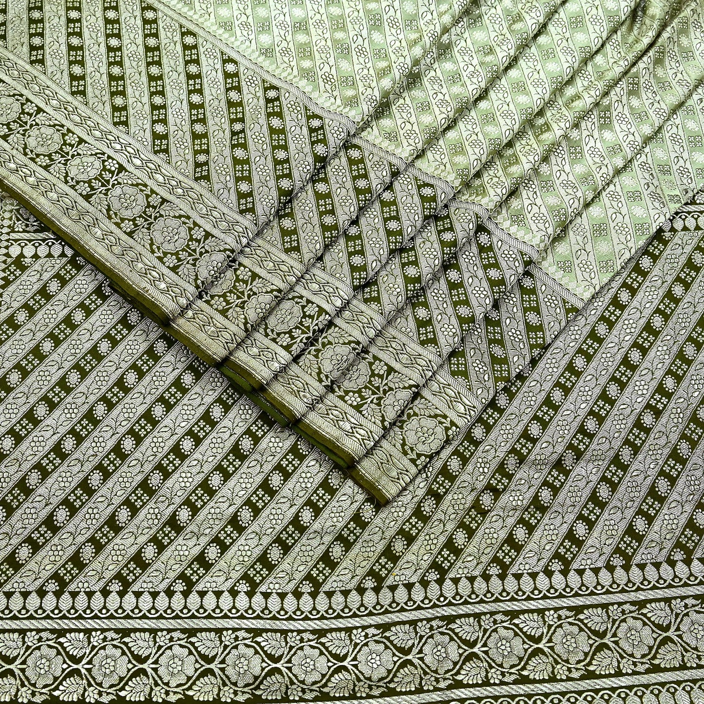 Indian Vintage Green Heavy Wedding Saree Pure Satin Silk Woven Banarasi Brocade Sari Craft Fabric Zari 5Yd Dress Making Crafting used