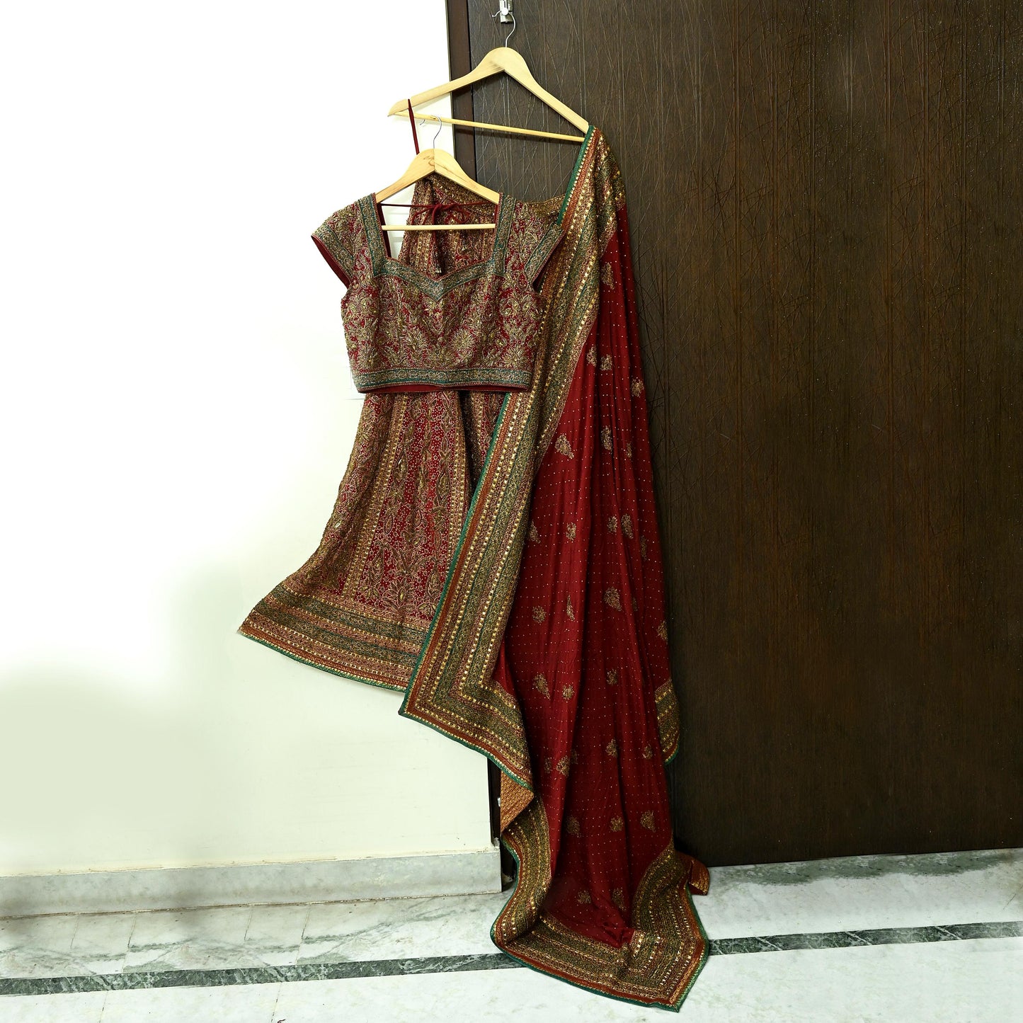 Indian Pre-owned Maroon Pure Silk Hand Embroidered Ritu Kumar Designer Lehenga 3pcs Set Ethnic Bollywood Party Wear