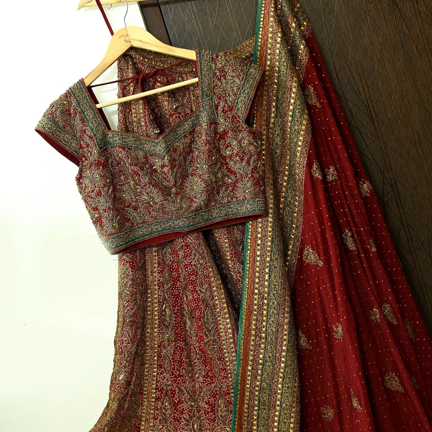 Indian Pre-owned Maroon Pure Silk Hand Embroidered Ritu Kumar Designer Lehenga 3pcs Set Ethnic Bollywood Party Wear