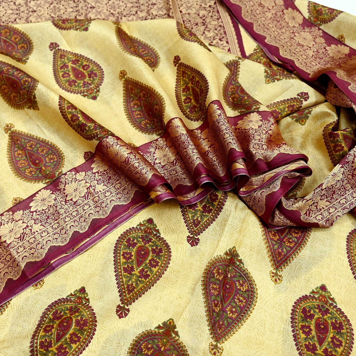 Vintage Sari Beige Pure Silk Hand Woven Printed Saree Fabric 5yard Sewing Soft Dress Designing for Crafting Quilting Upcycle Soft Border