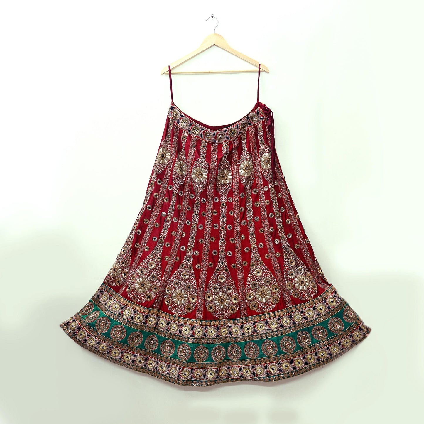 Indian Vintage Heavy Maroon Pure chanderi Silk Hand Embroidered Lehenga Skirt By Designer Sabyasachi Bridal Wear Dabka/ Zardozi