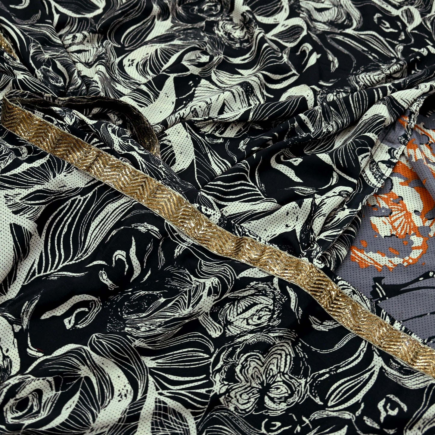 Indian Vintage Moss Crepe Saree Printed Abstract Sari Fabric 5 Yards Soft Craft Fabric for Sewing, Dressmaking, Quilting,Upcycling