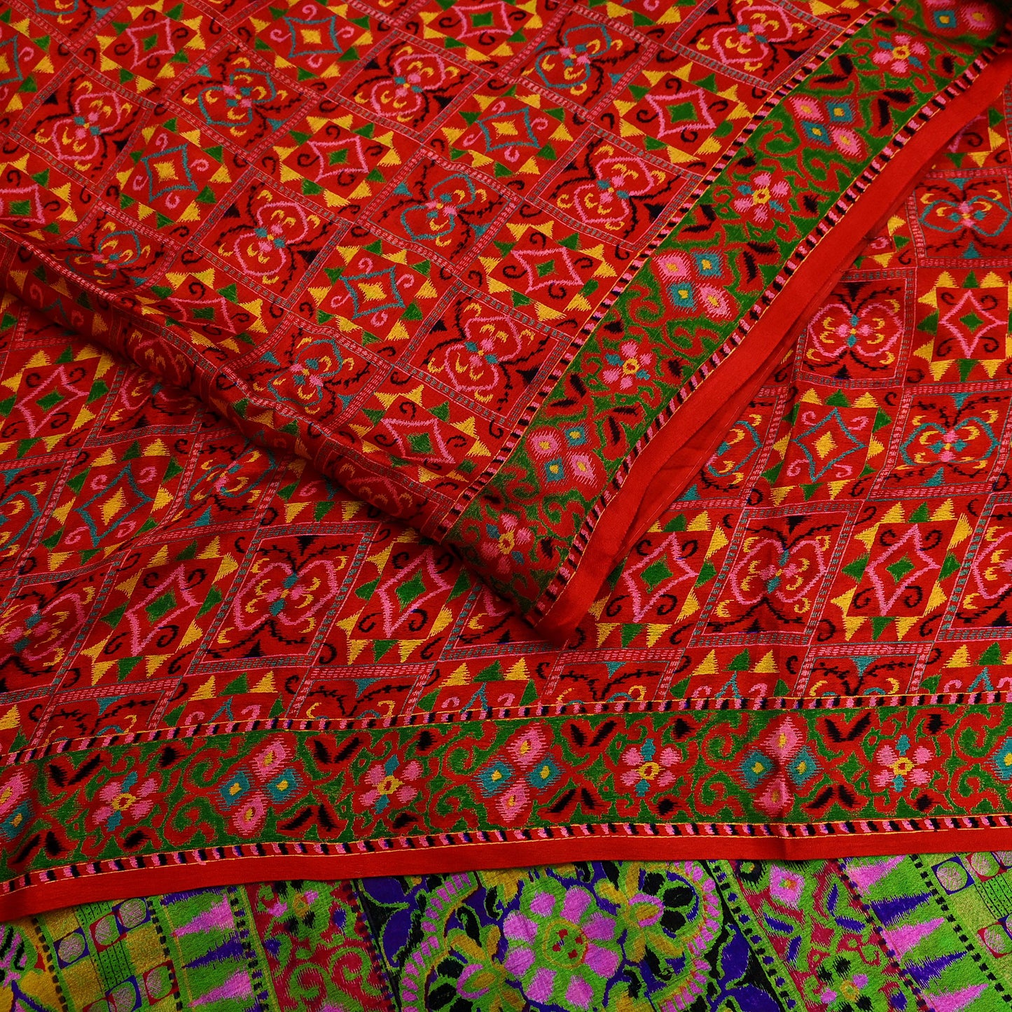 Indian Vintage Red & Green Pure Silk Printed Saree 5 Yards Soft Floral Fabric for Dressmaking, Quilting, Crafting, Sewing, Dress Making