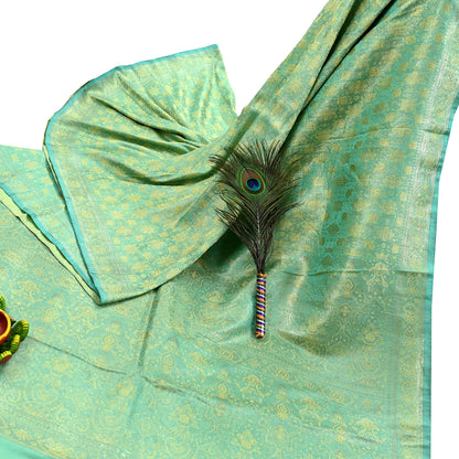 Vintage Green Banarasi Brocade Saree: Heavy Zari Woven Silk Fabric